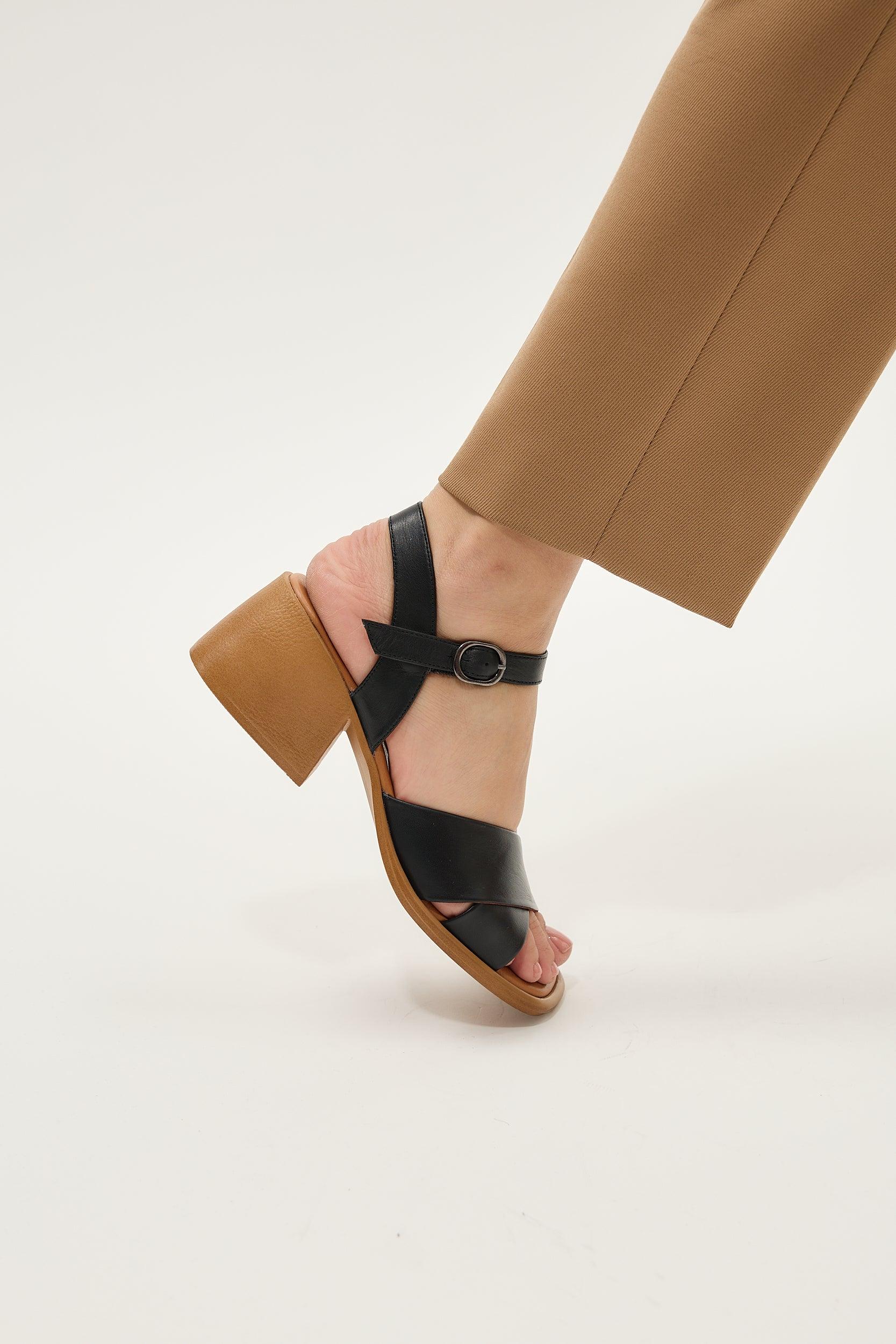 Daphne Tan - Image 5
