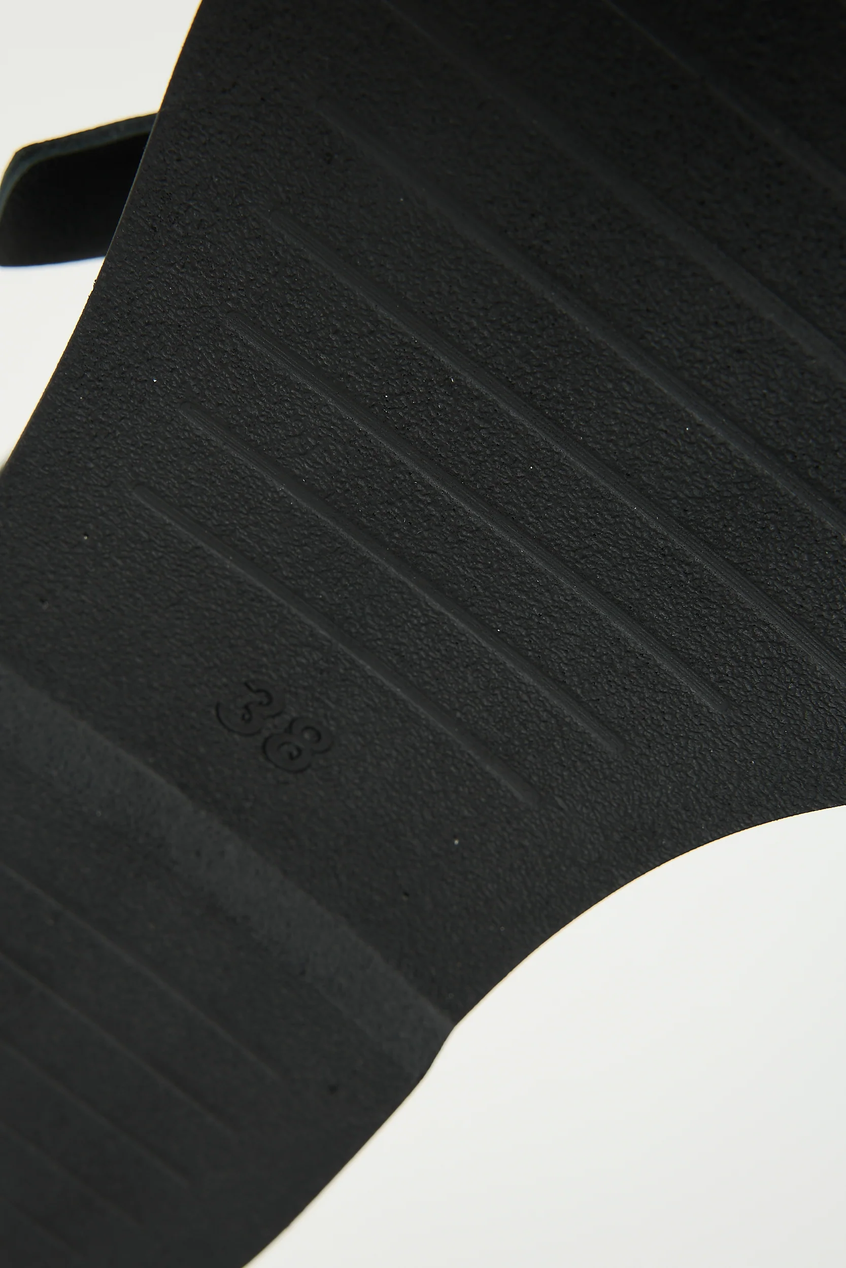 Delfina Black - Image 3