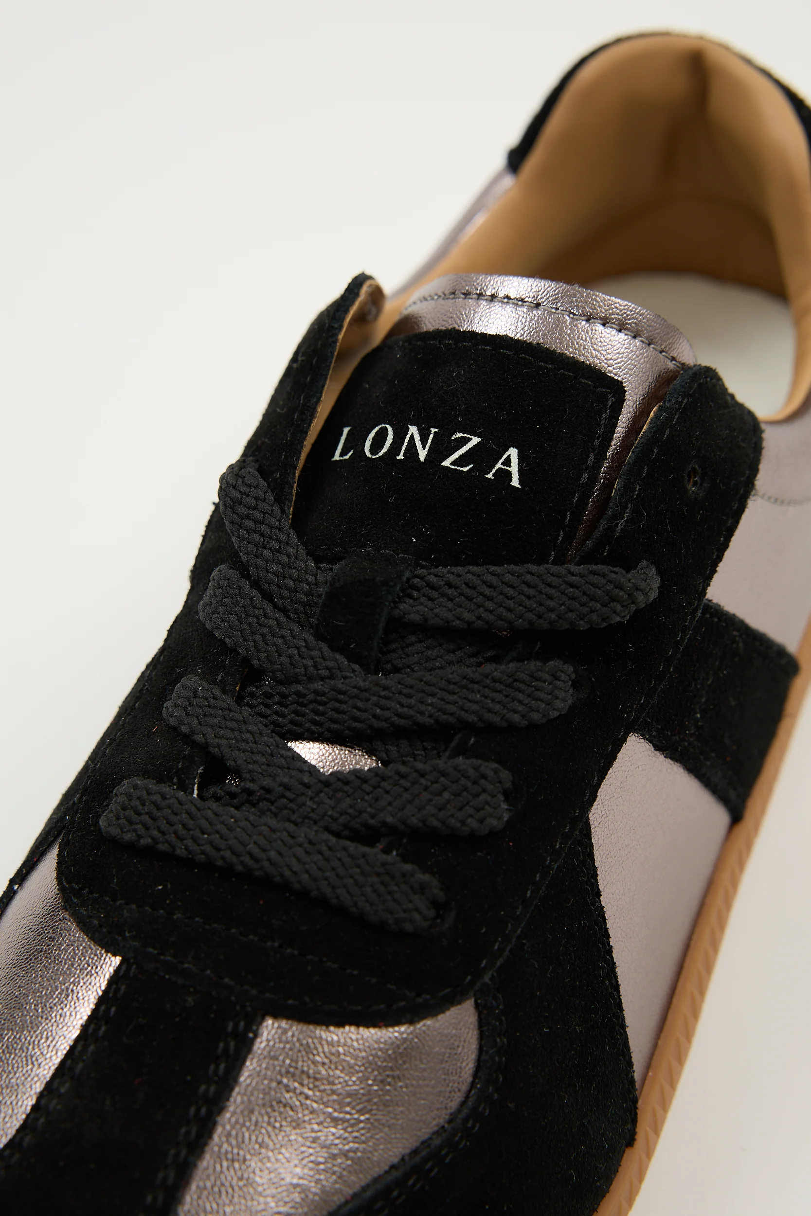 Delta Black - Image 9