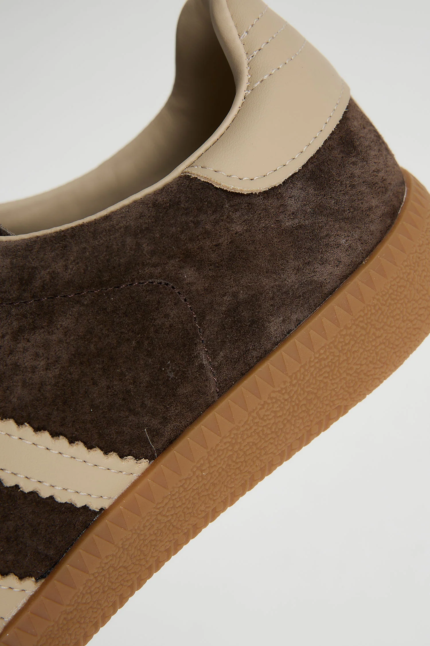 Delta Retro Brown - Image 12