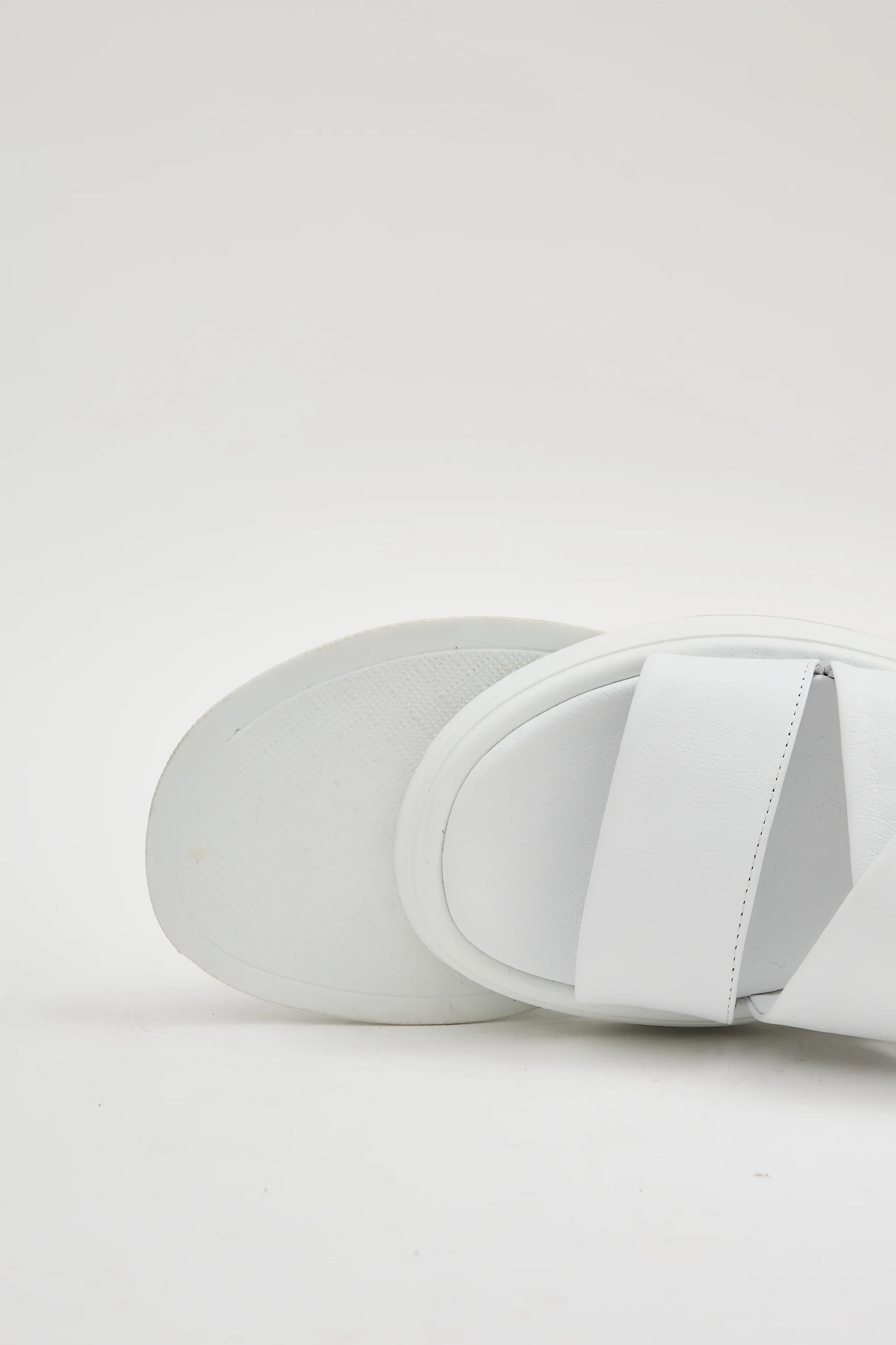 Demi White - Image 4