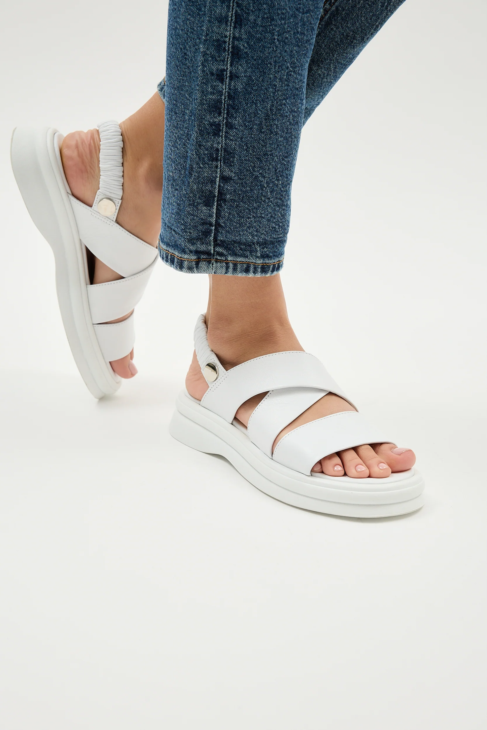Demi White - Image 6