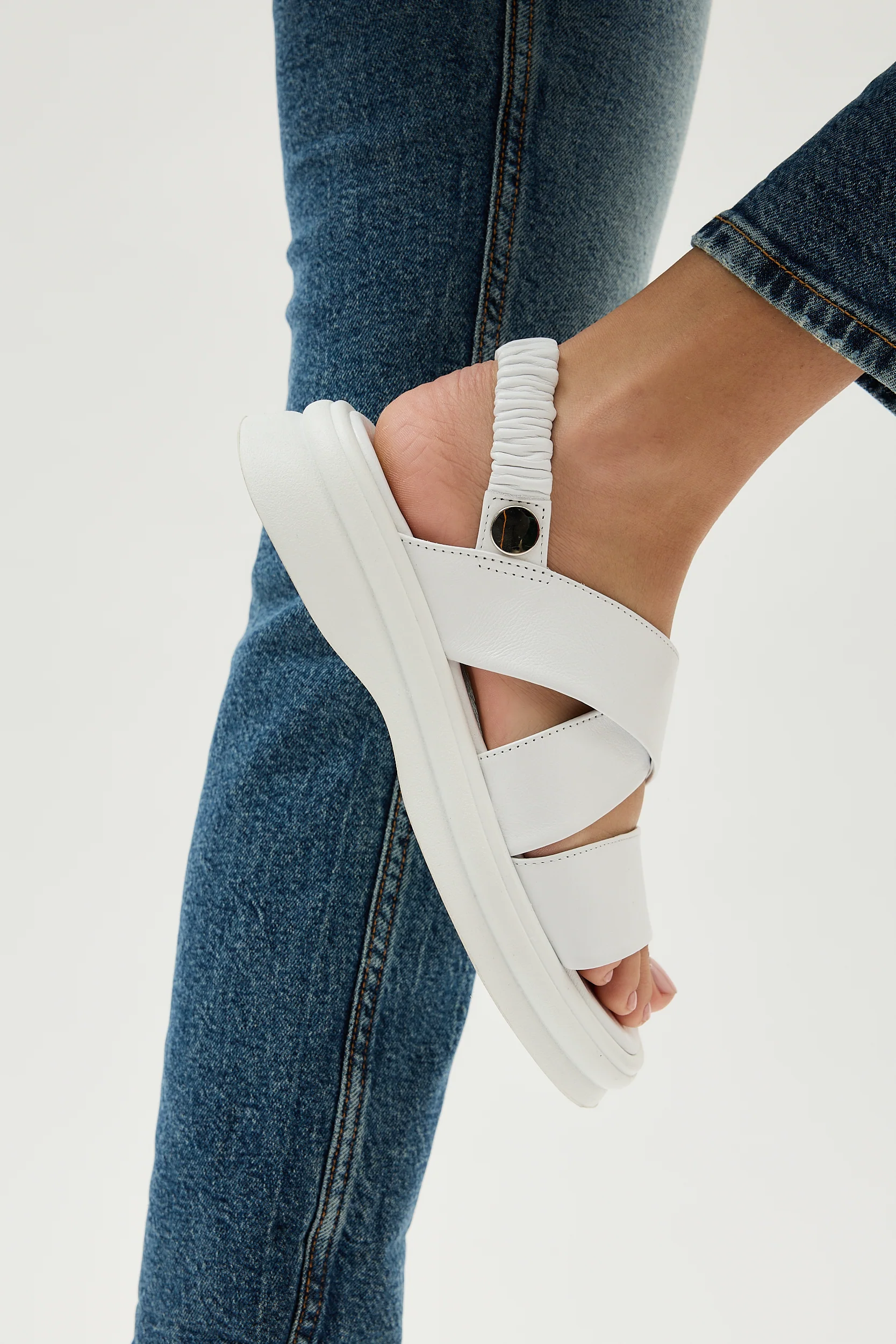 Demi White - Image 8