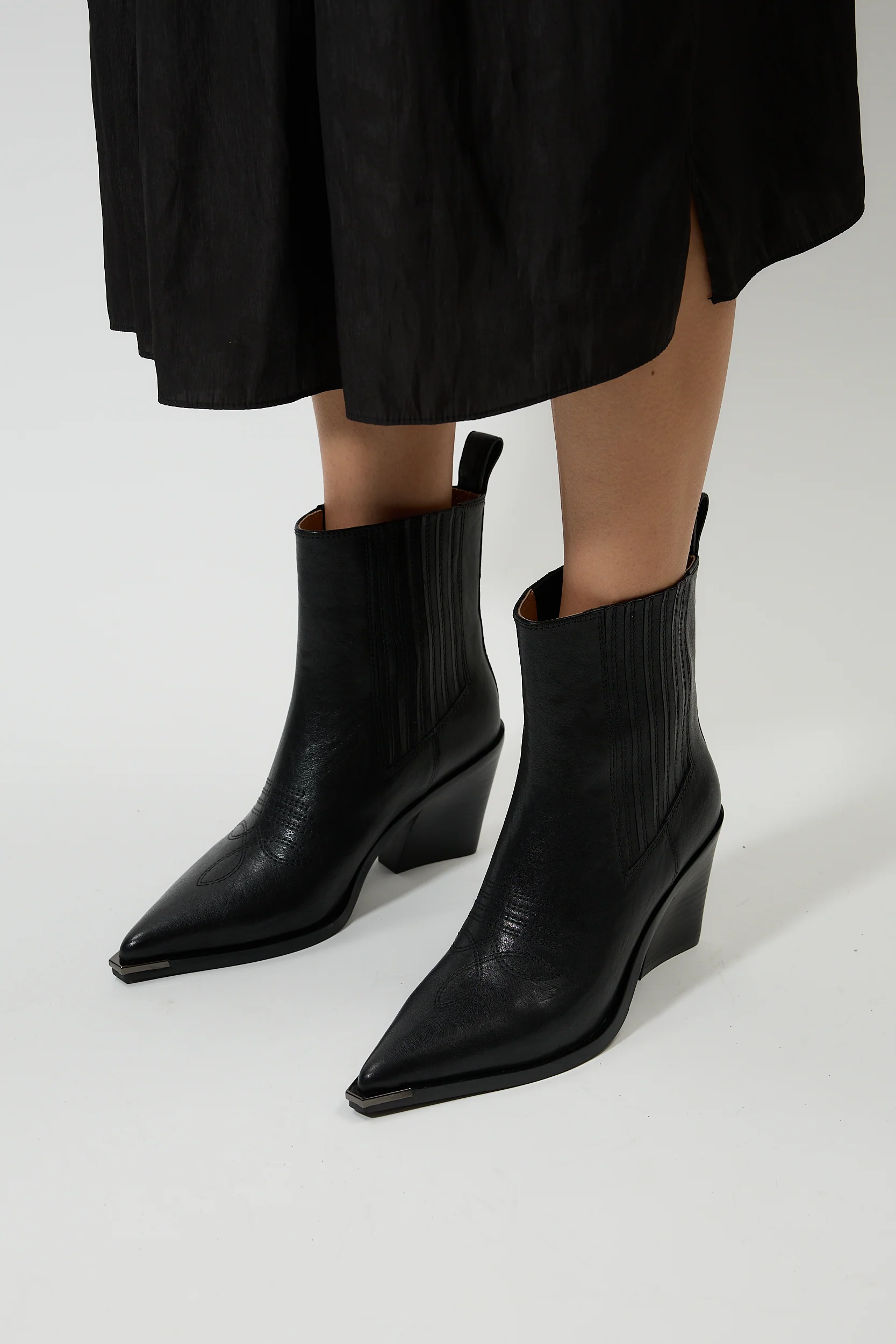 Despina Black - Image 13