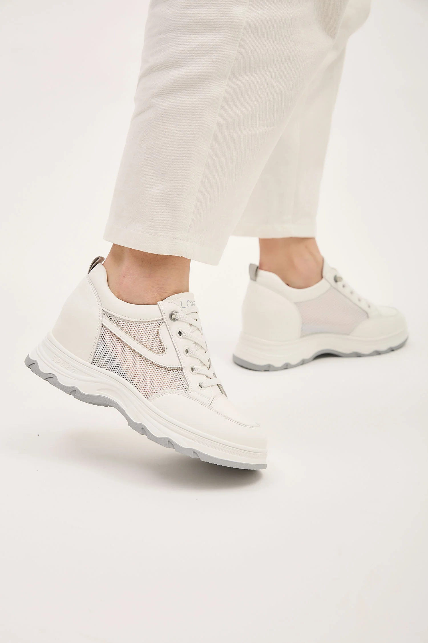 Dinara White - Image 11