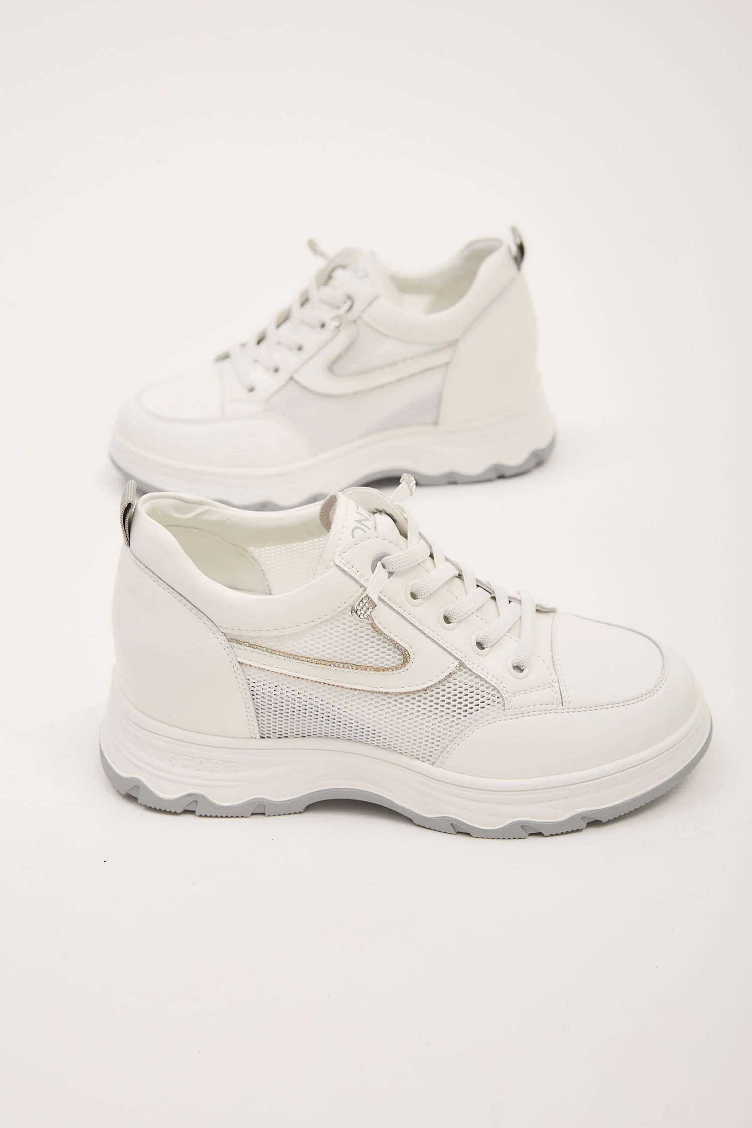Dinara White - Image 6