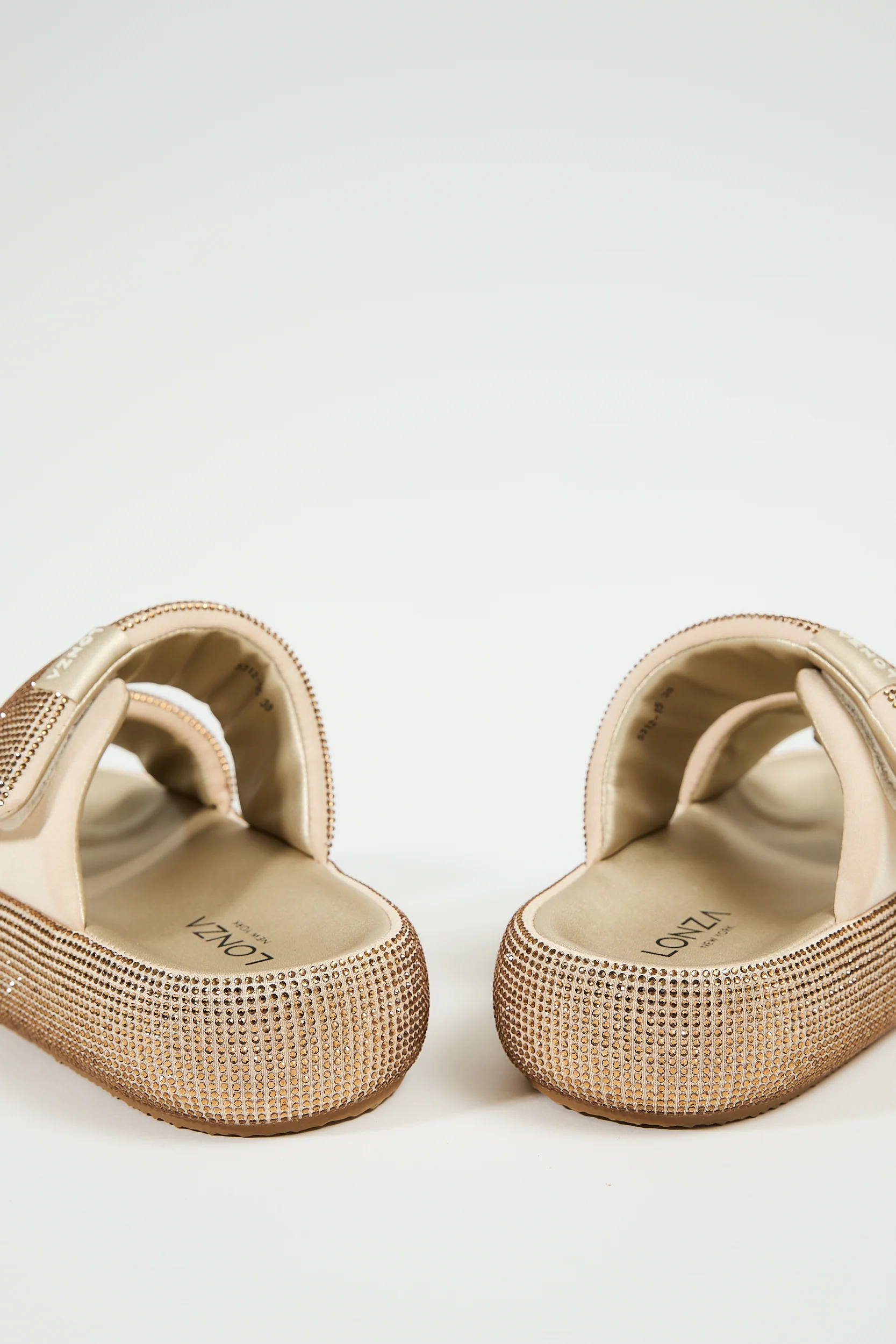 Elnora Gold - Image 3