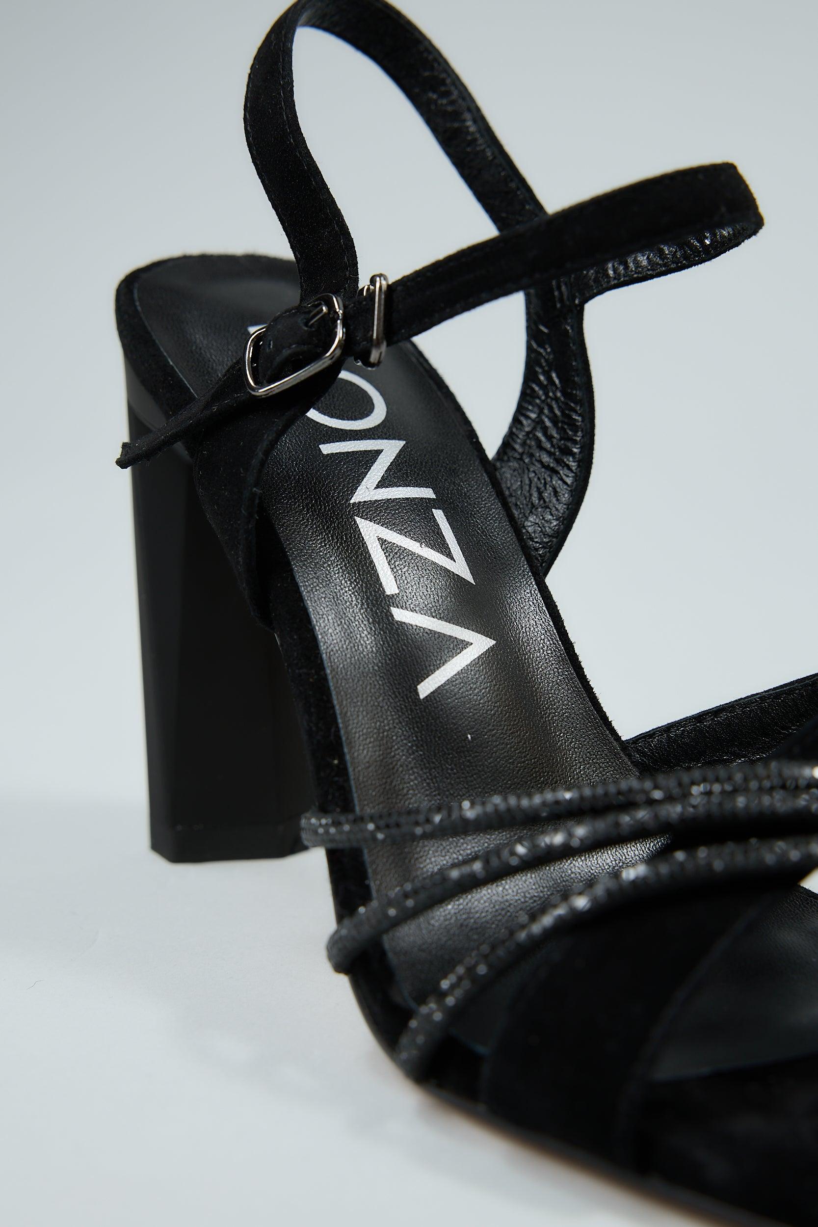 Elvira Black - Image 12