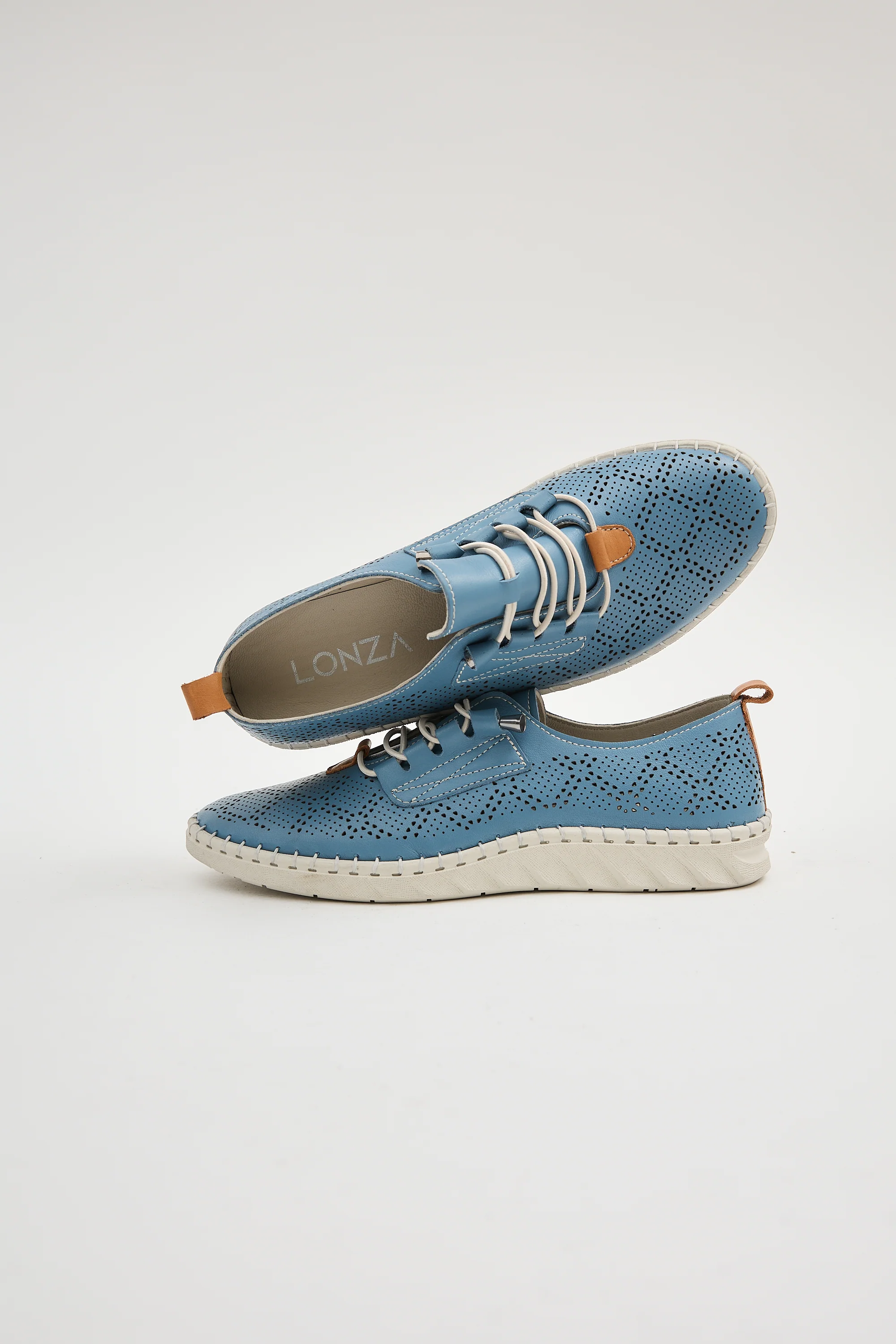 Emi Blue - Image 3