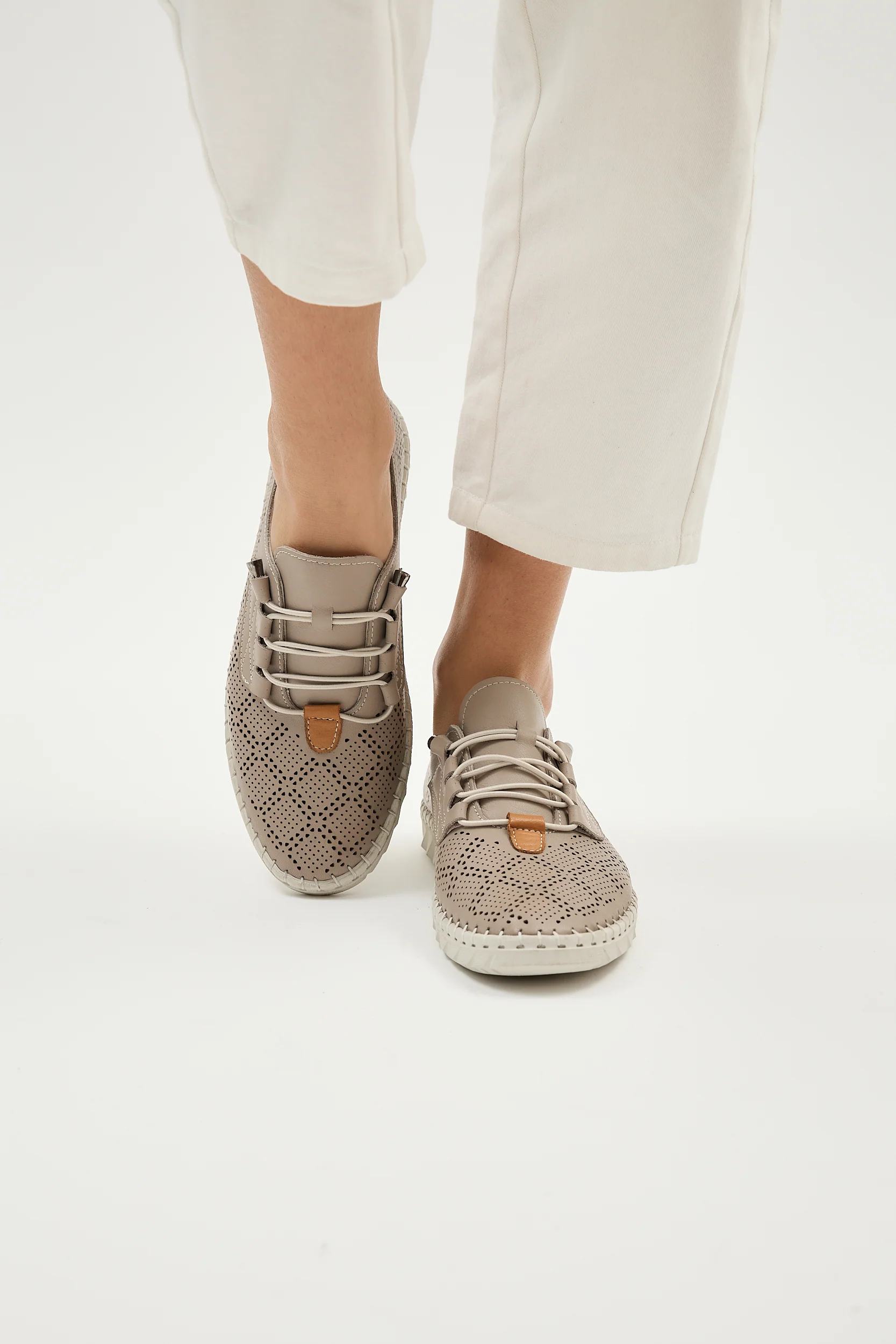 Emi Grey - Image 8