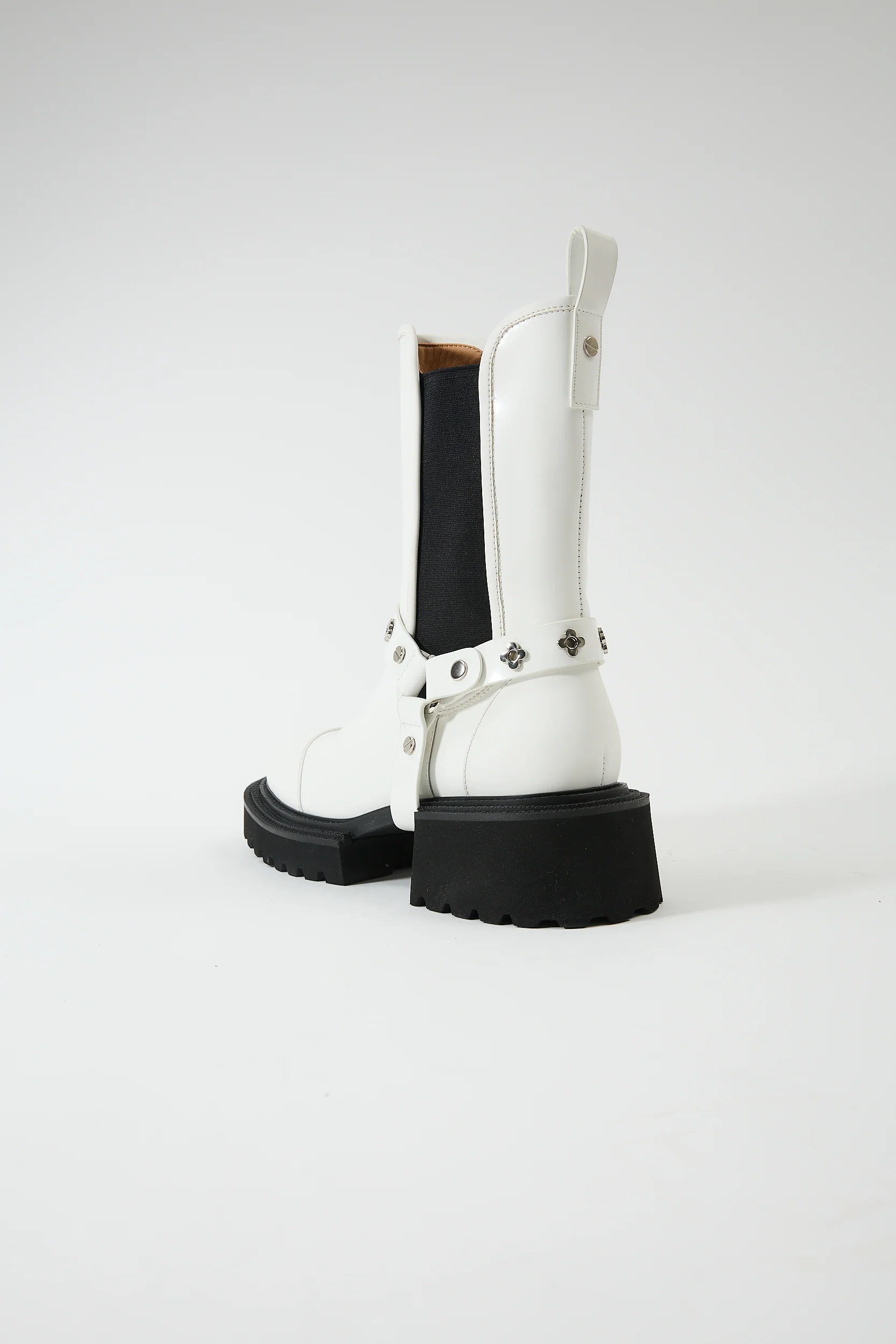 Erato White - Image 3
