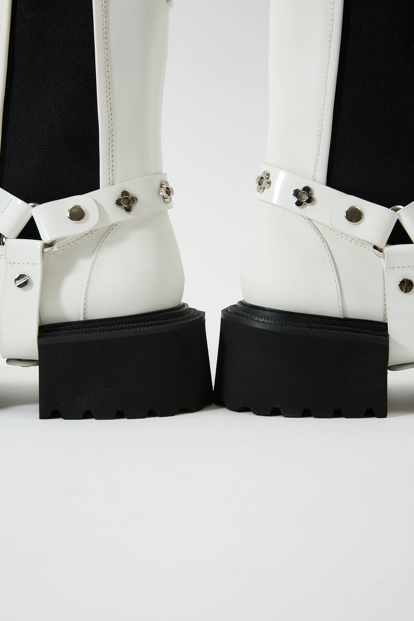 Erato White - Image 4