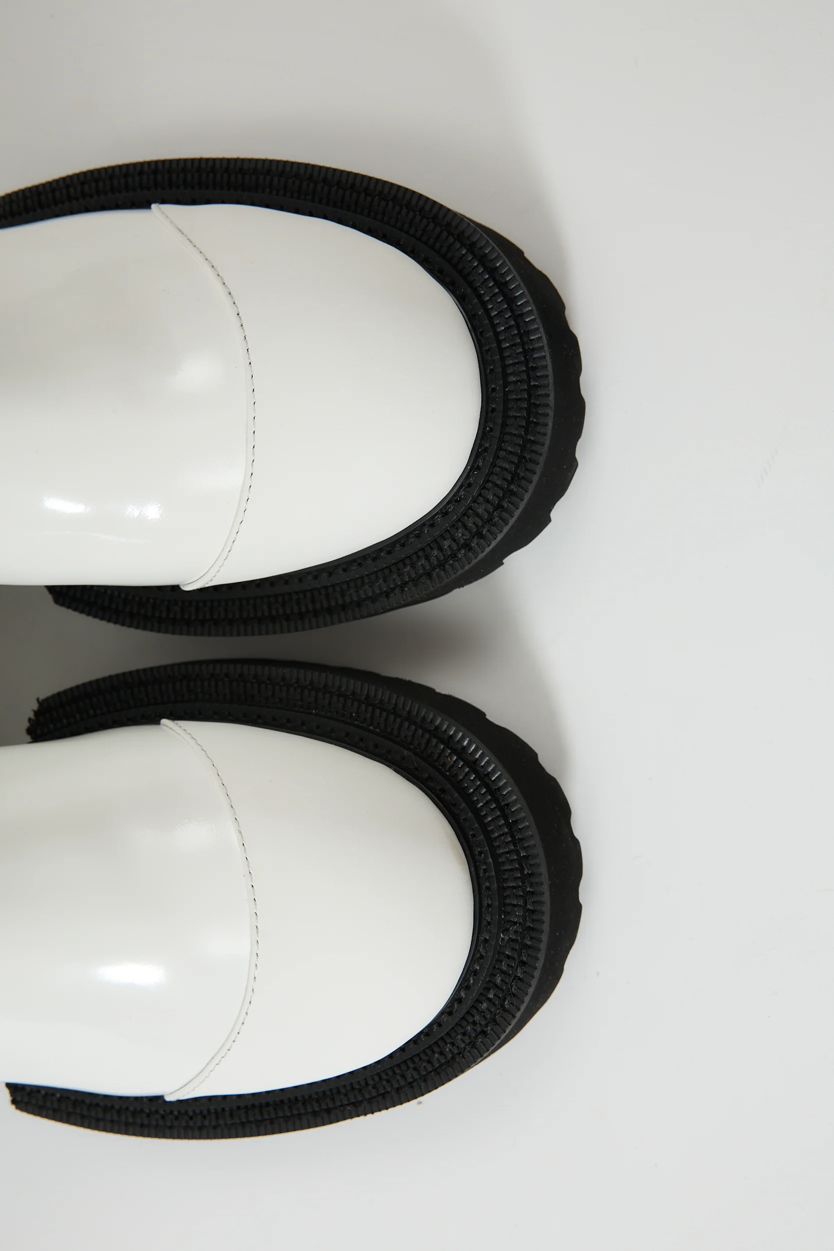 Erato White - Image 8