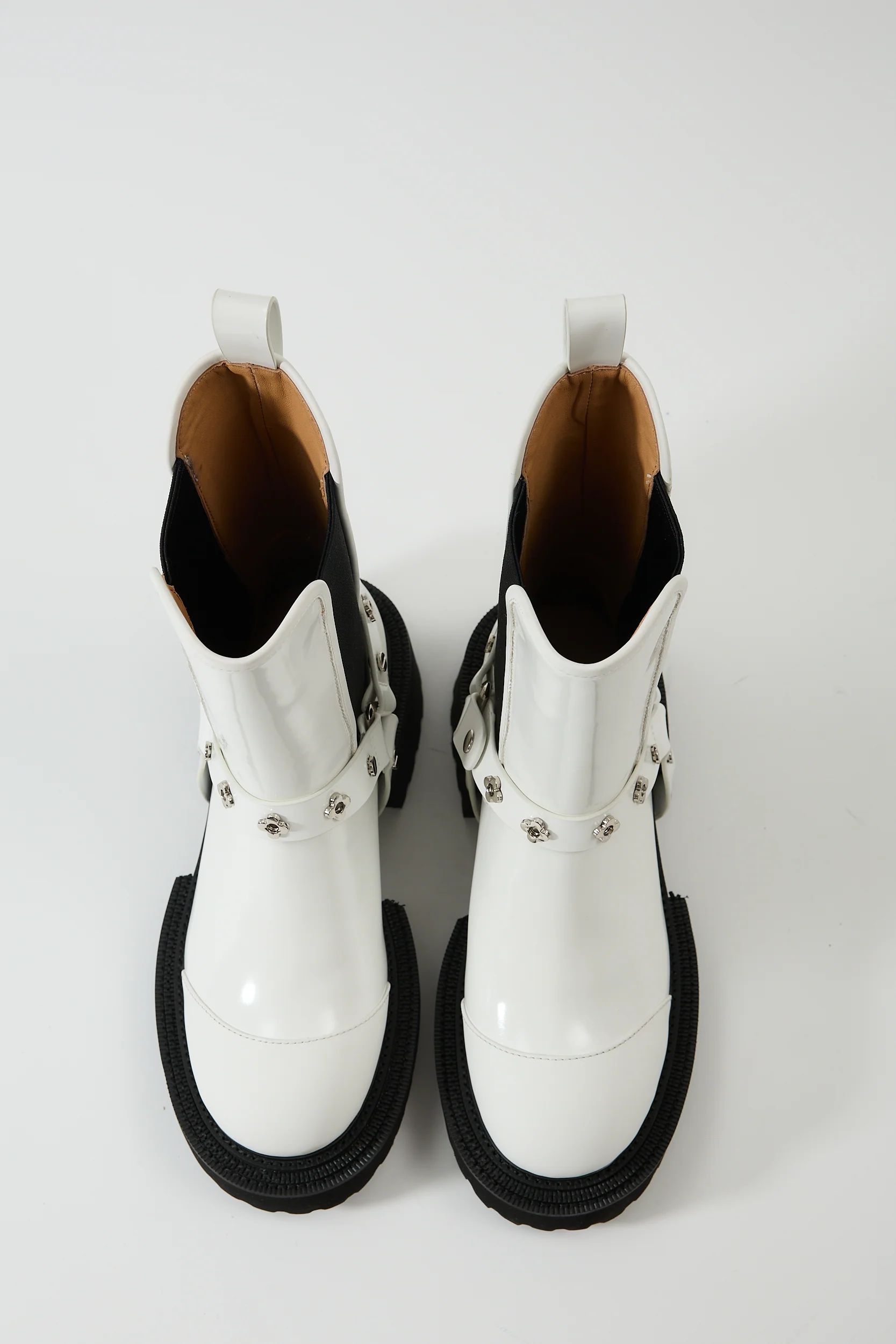Erato White - Image 9