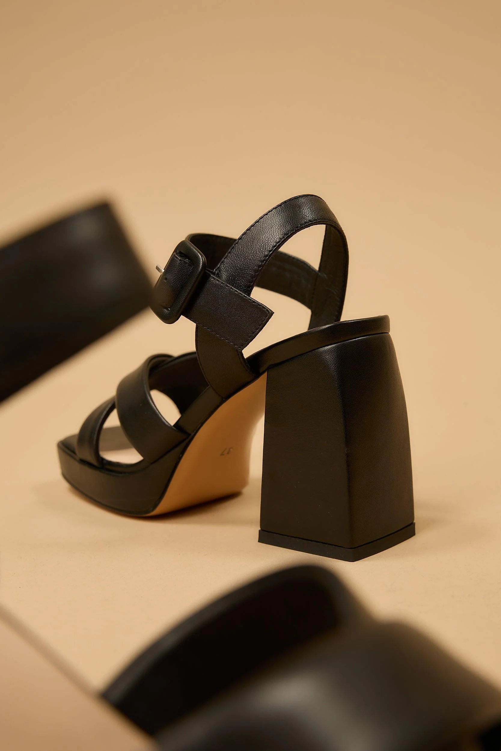 Esperanza Black - Image 13