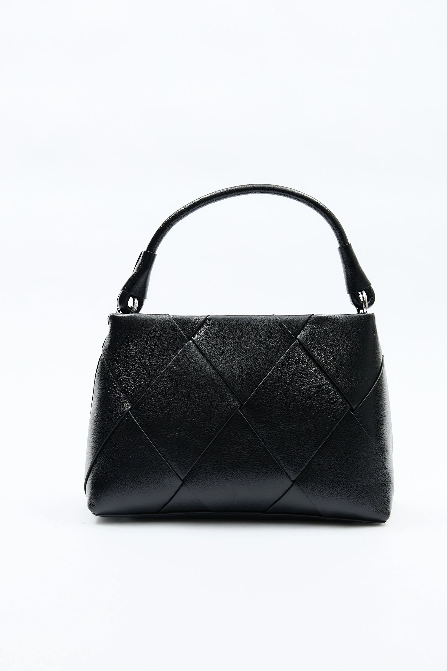 Estra Black