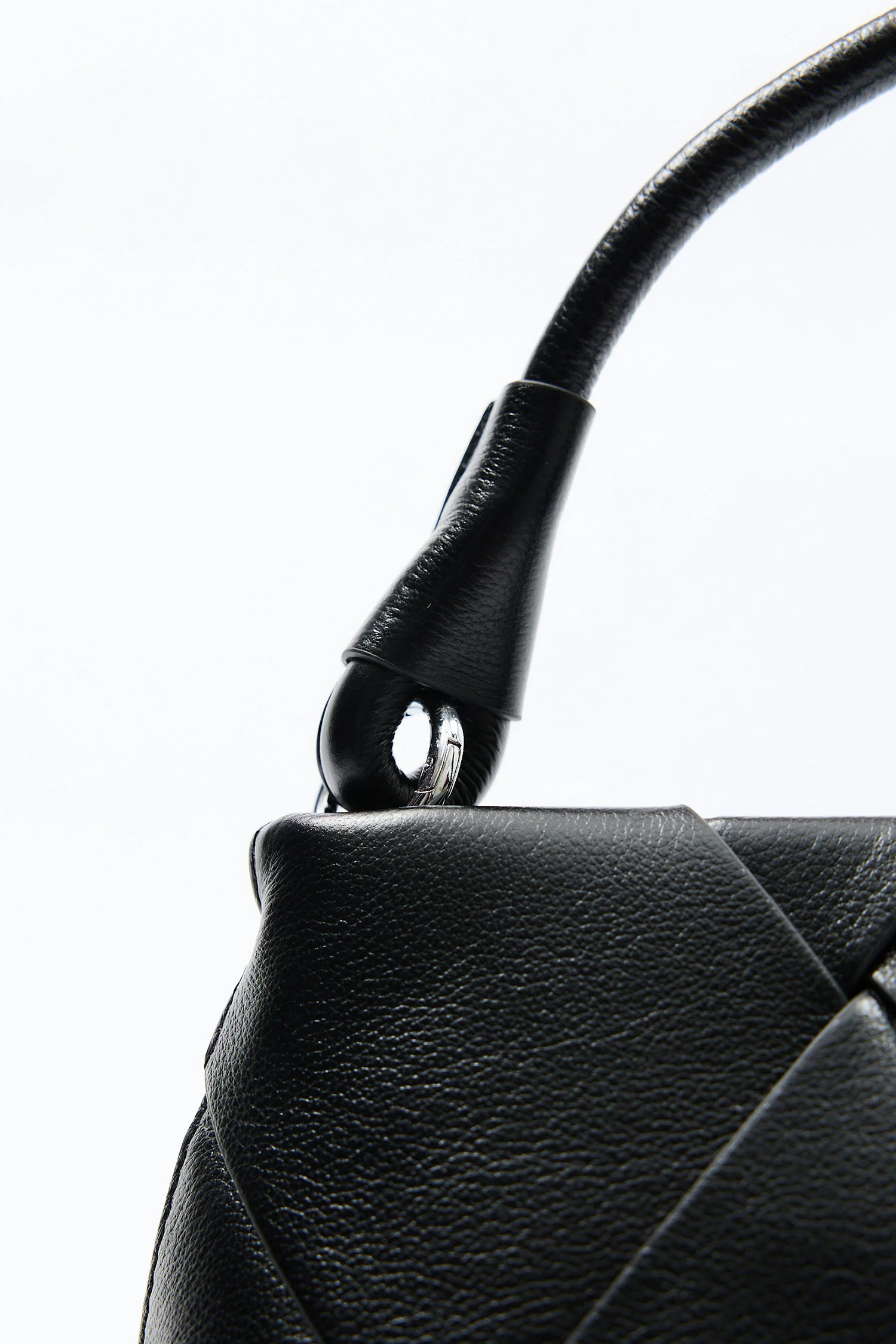 Estra Black - Image 4