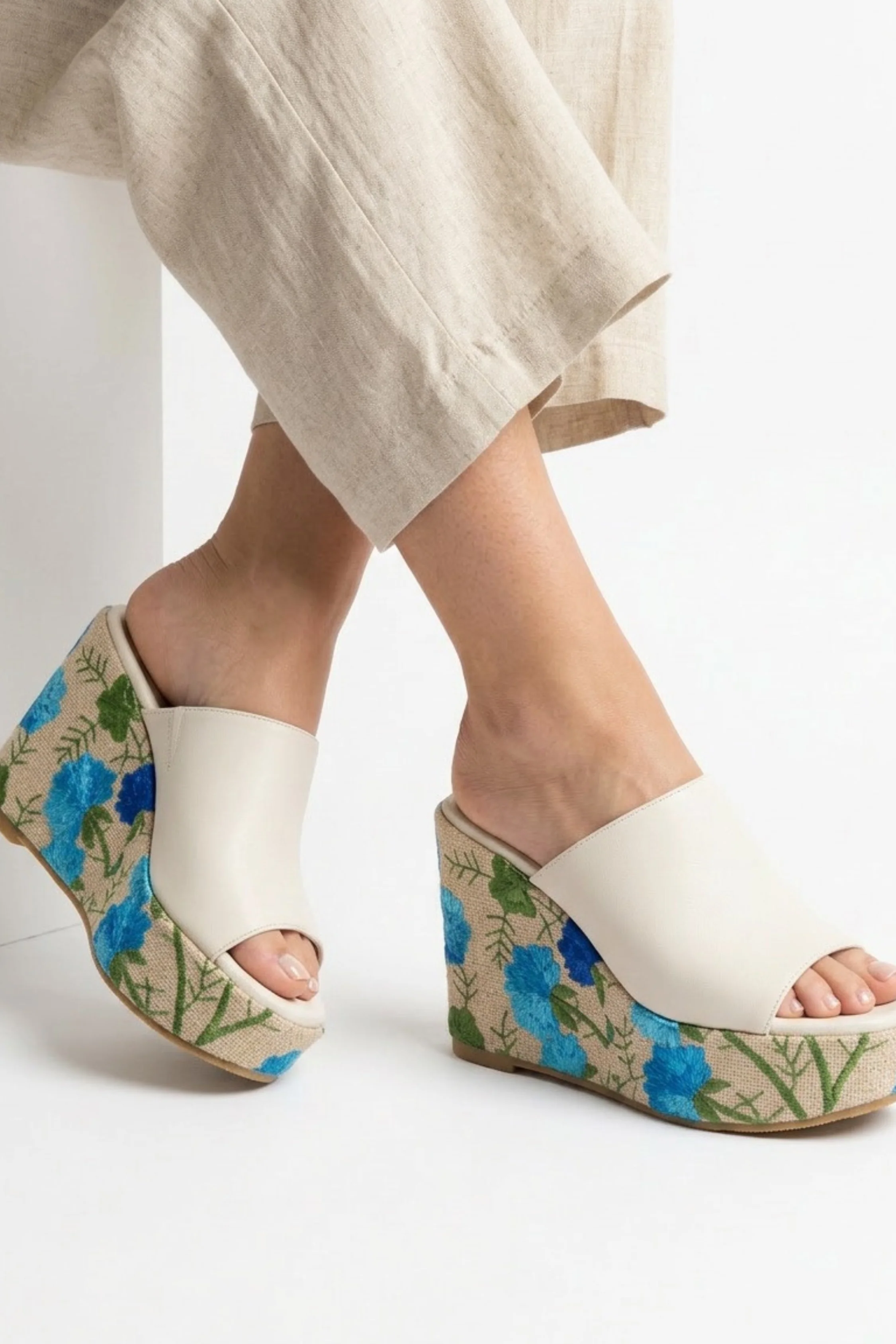 Flora White - Image 3
