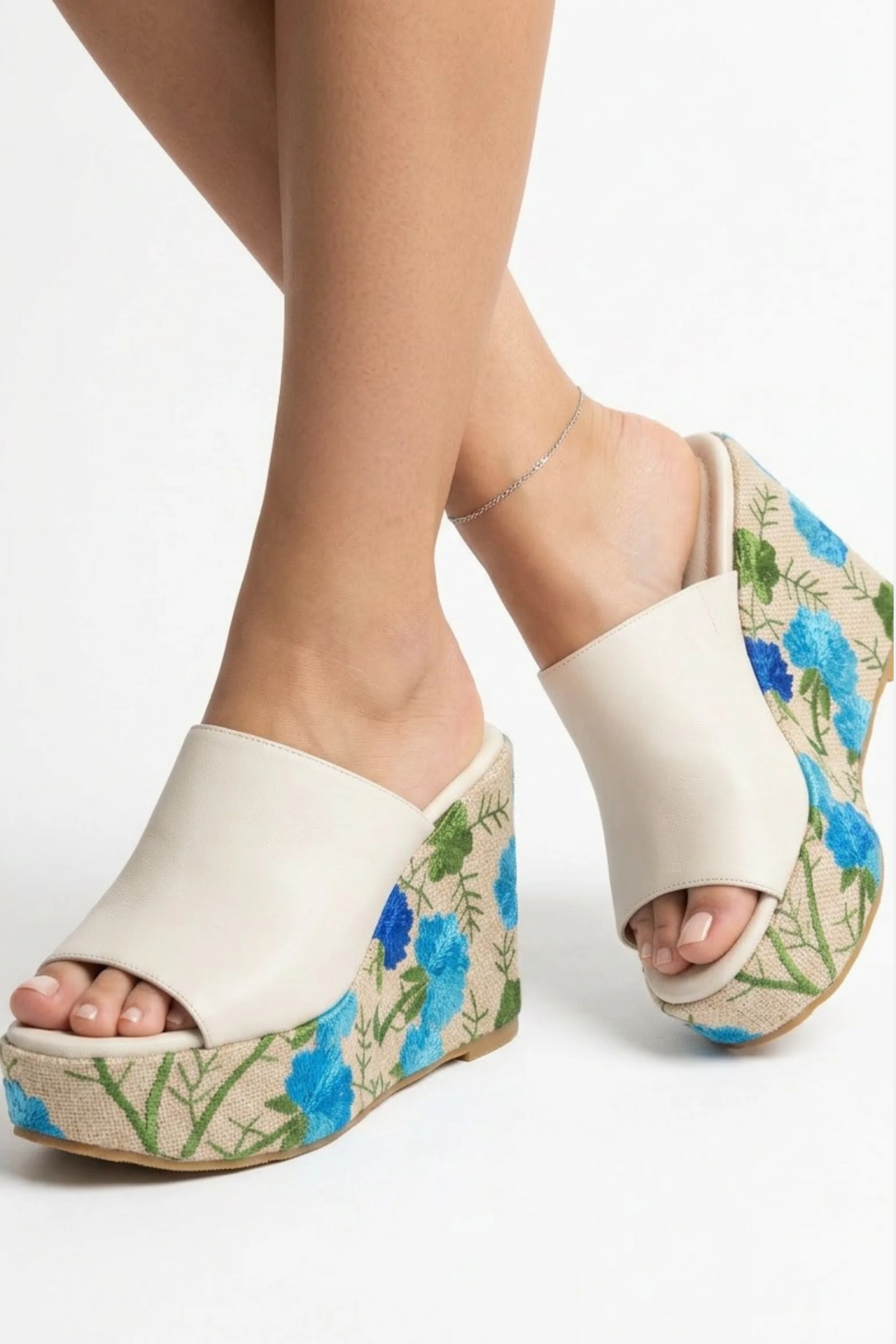 Flora White - Image 5