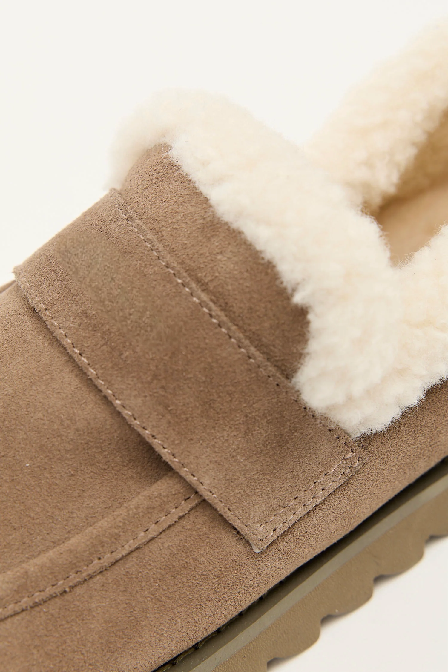 Frostine Beige - Image 3