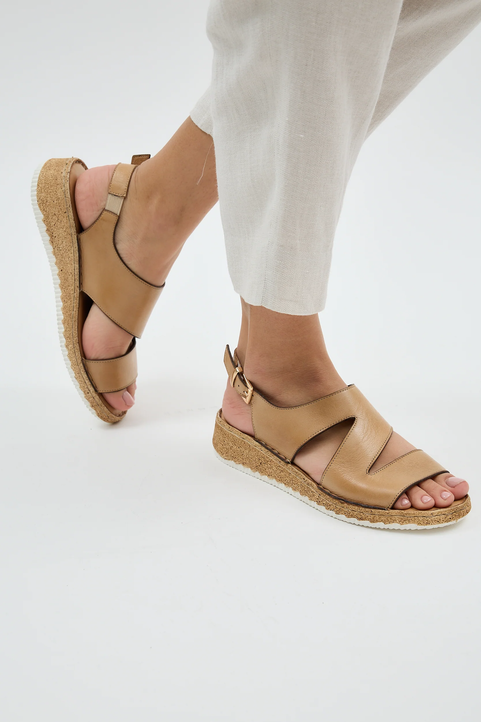 Gina Apricot - Image 3