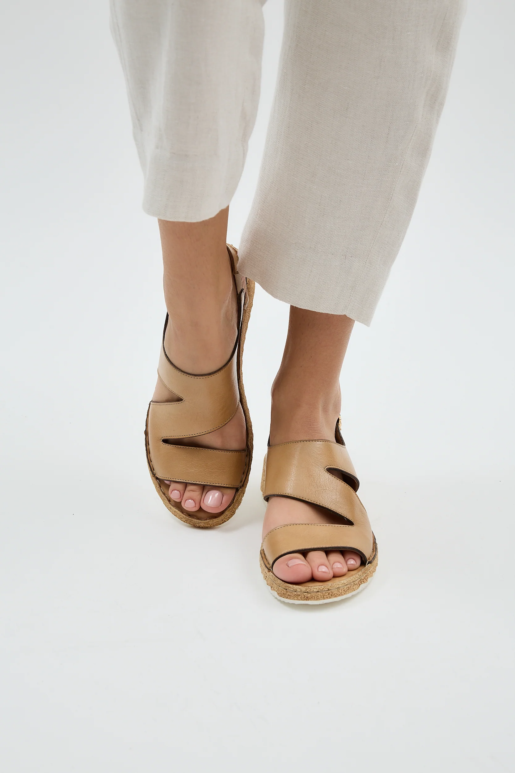 Gina Apricot - Image 4