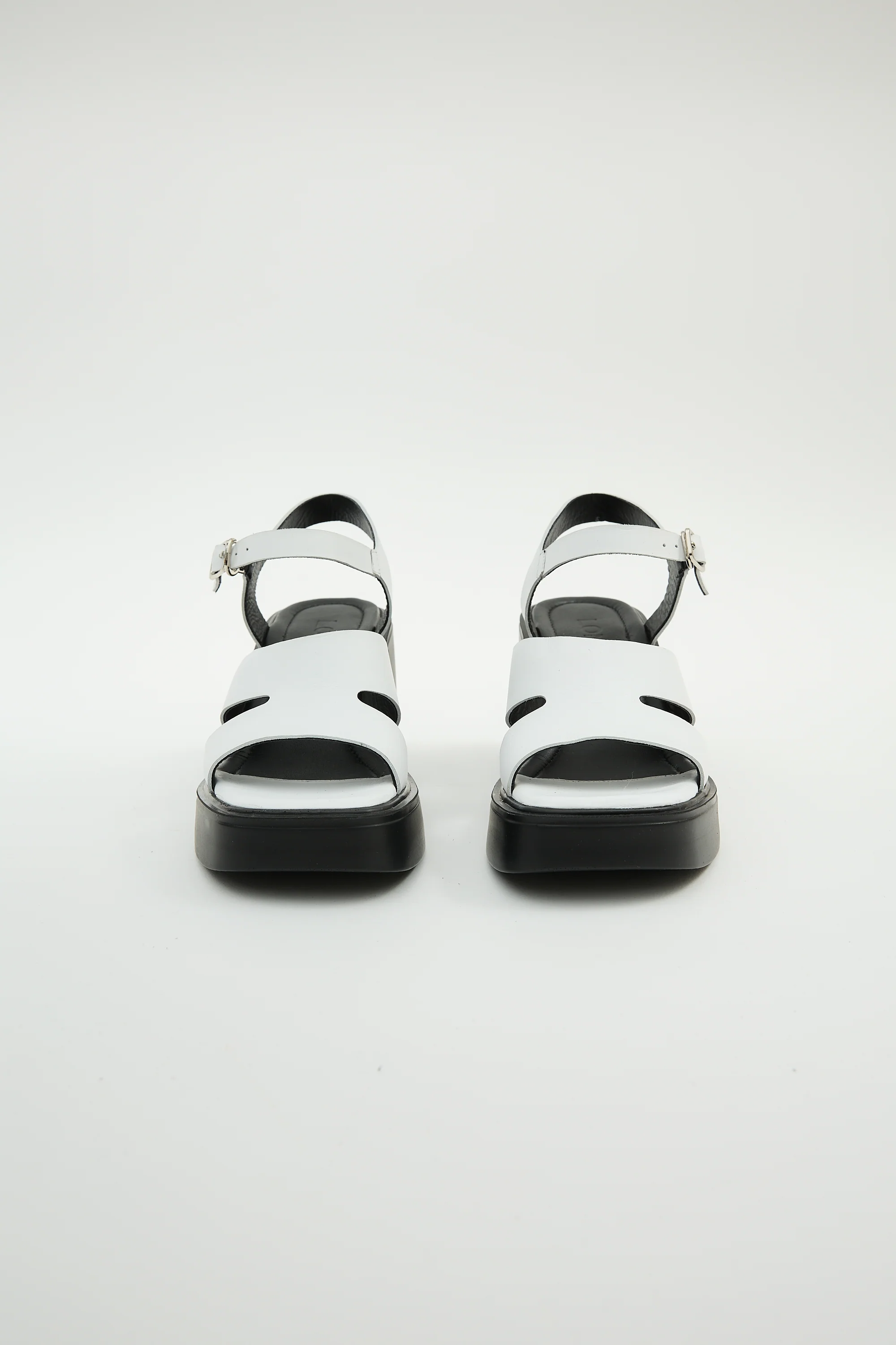 Giri White - Image 3