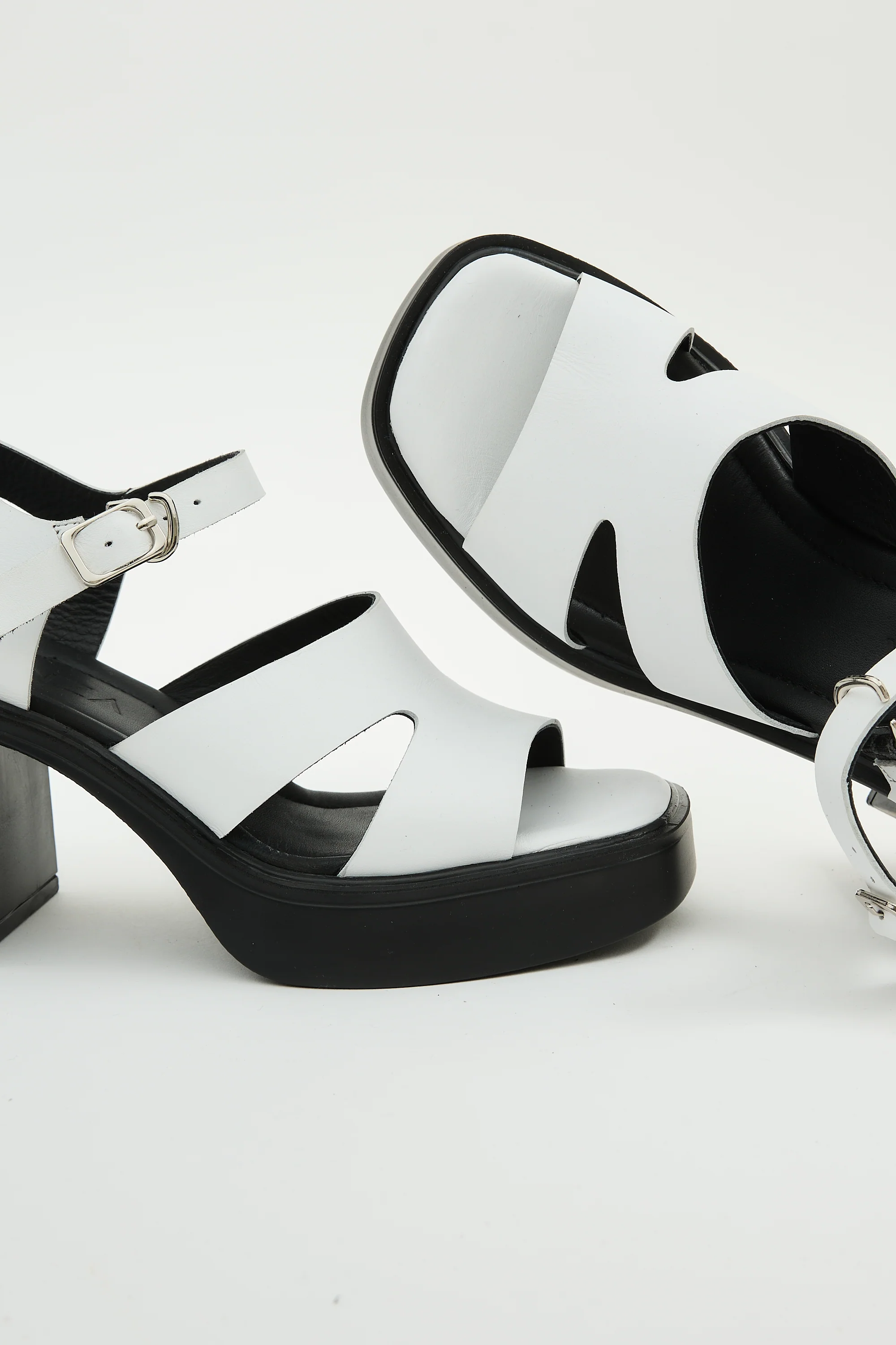 Giri White - Image 5