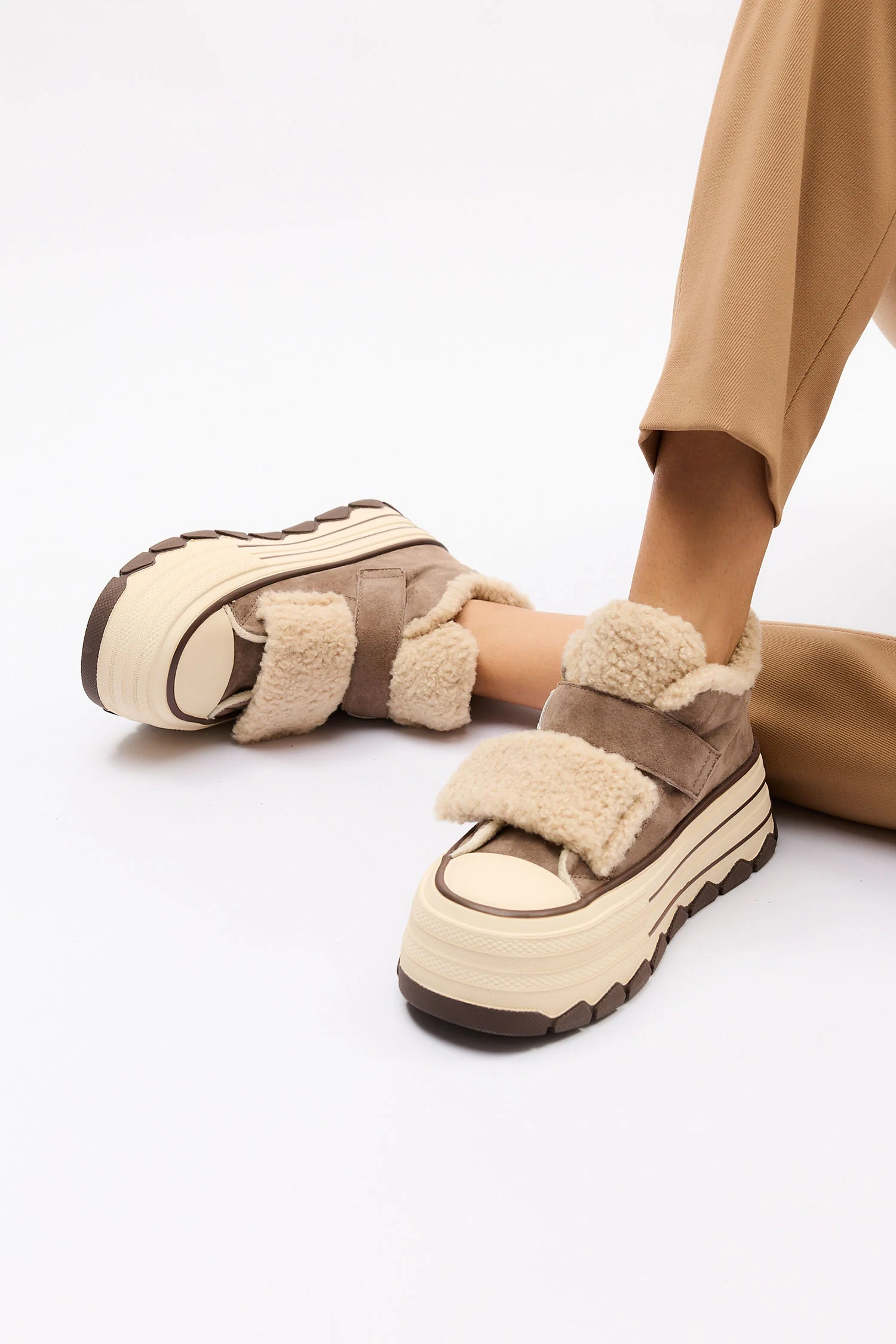 Glissane Brown - Image 6