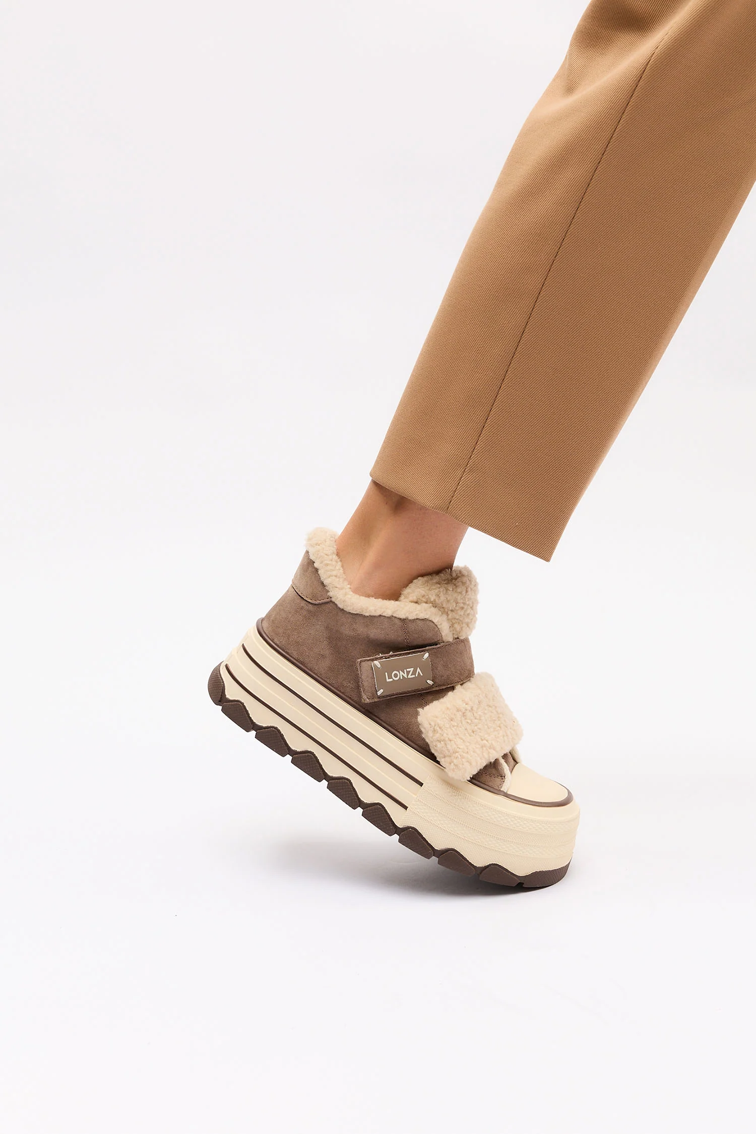 Glissane Brown - Image 8