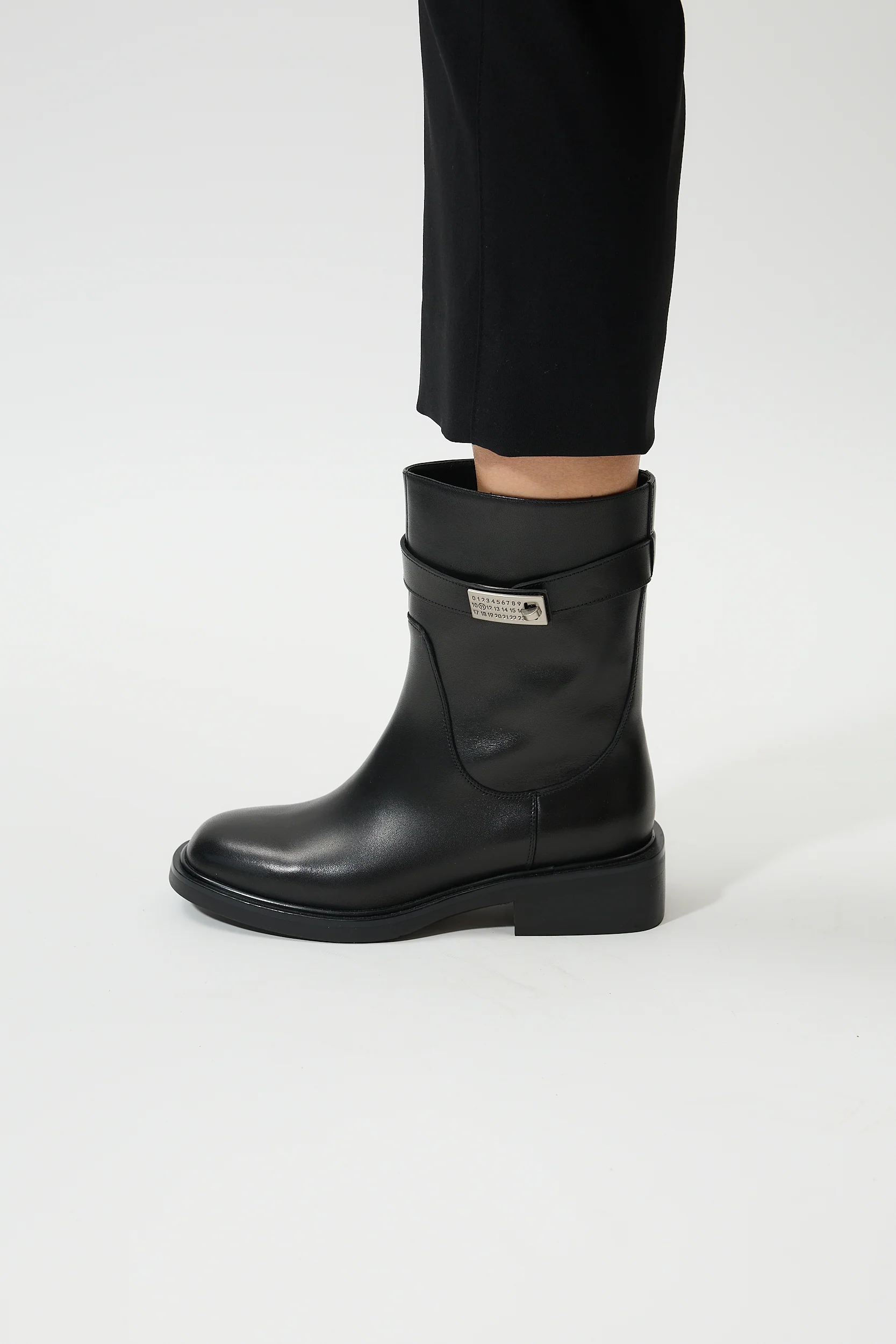 Hermia Black - Image 9