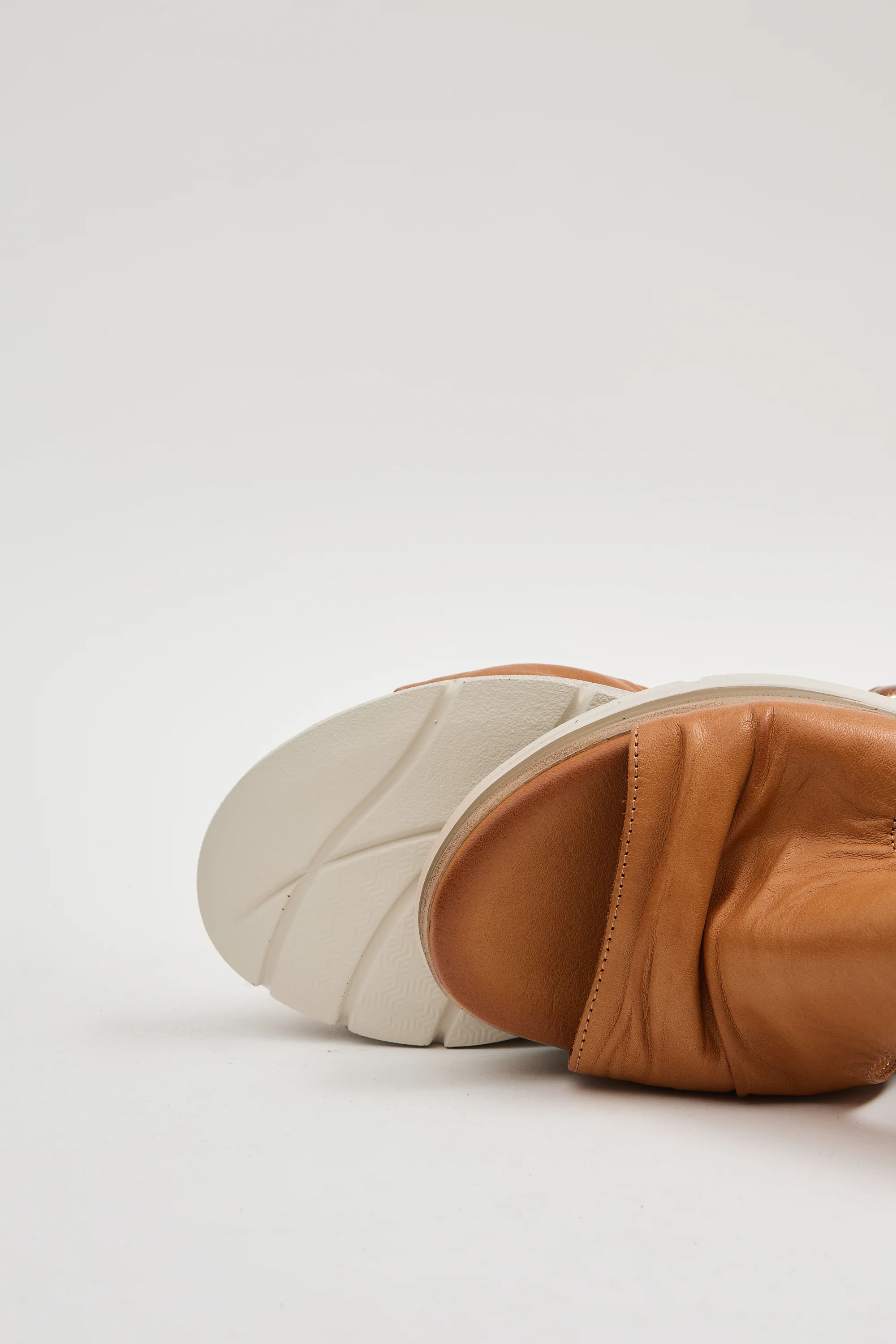 Ines Tan - Image 4