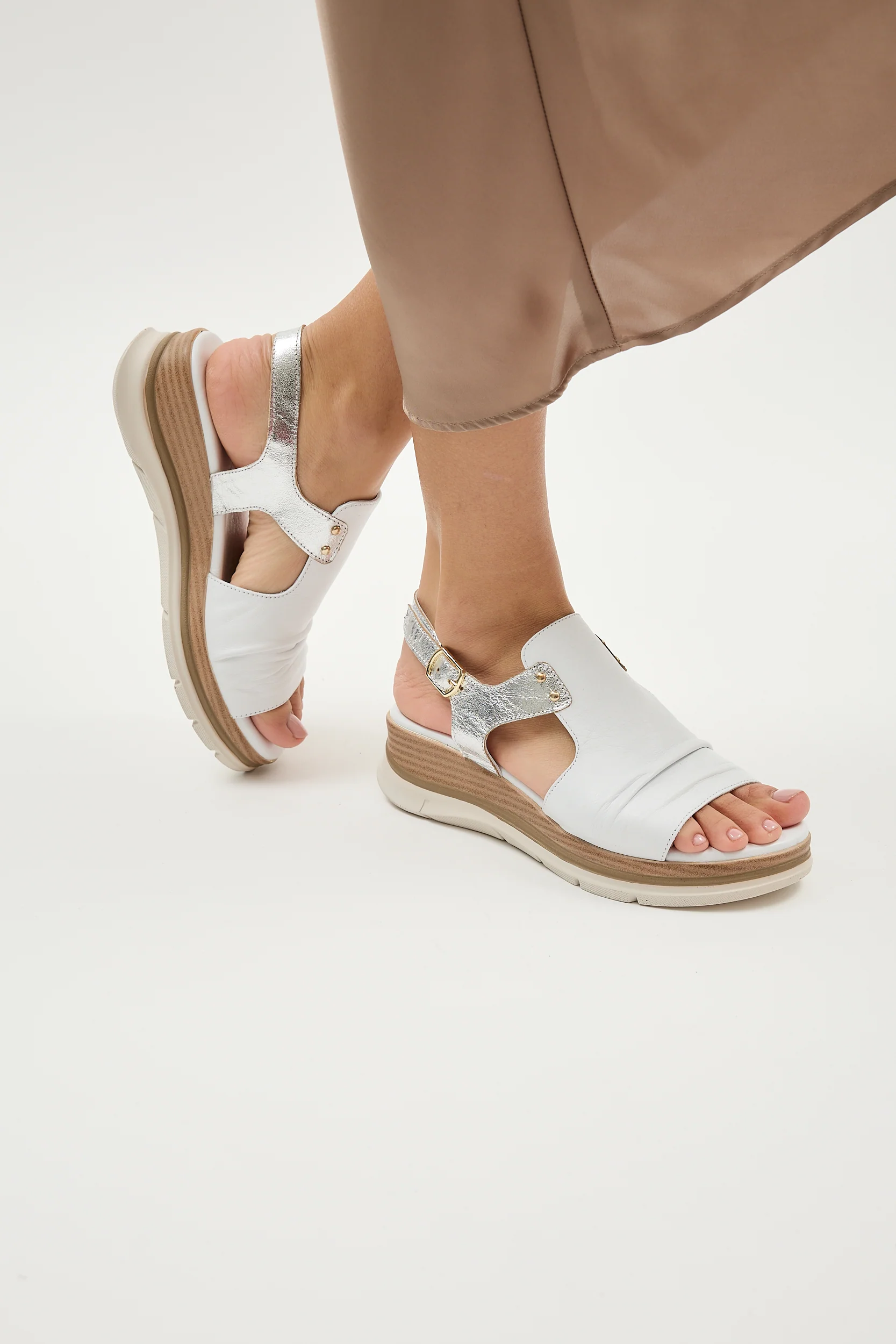 Ines White - Image 7