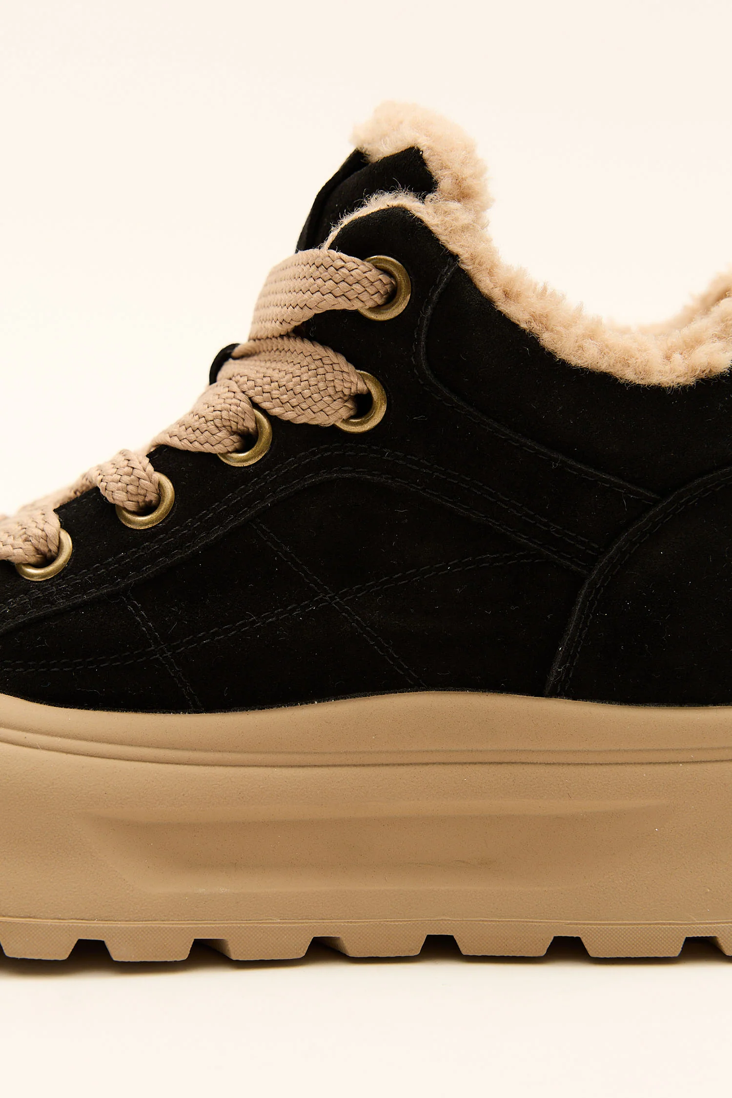 Iserra Black - Image 3