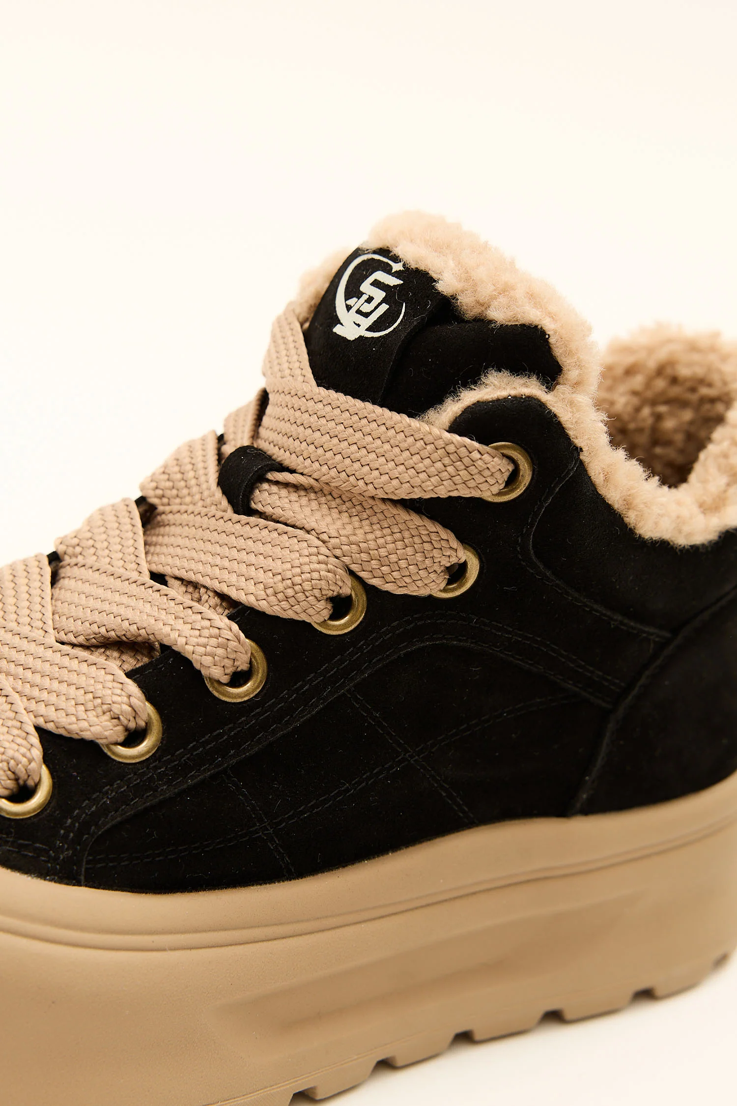 Iserra Black - Image 4