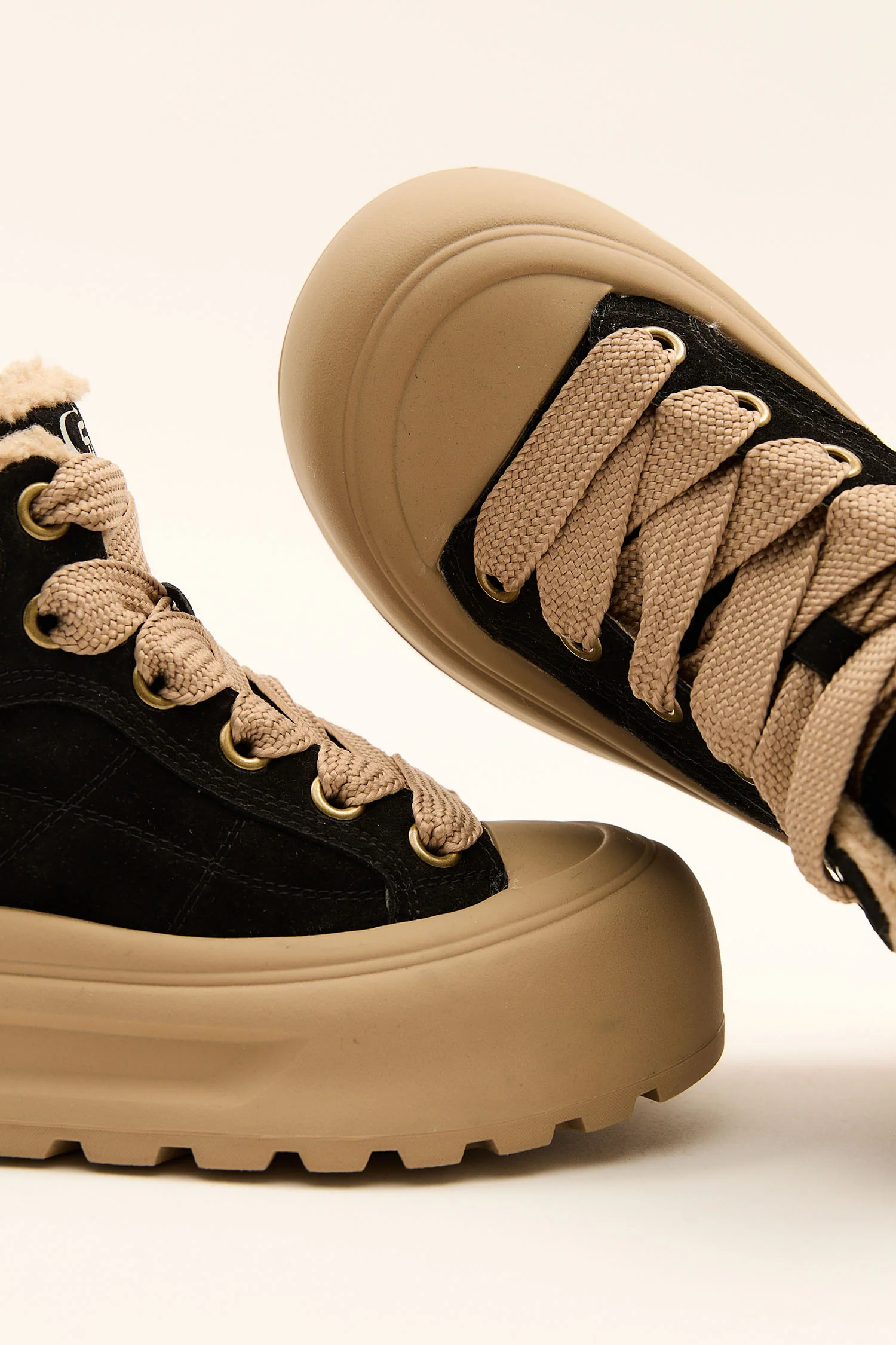 Iserra Black - Image 7