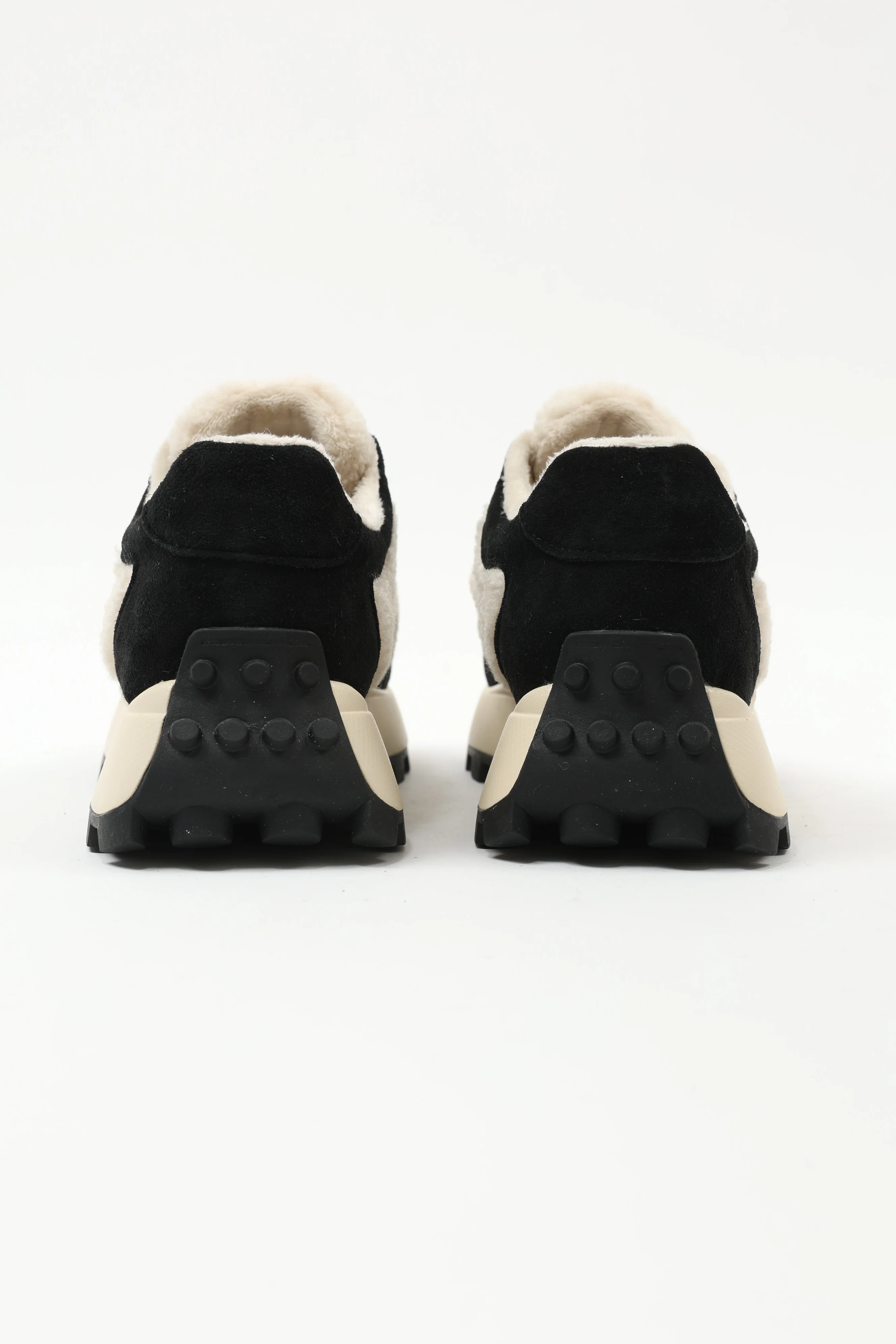 Ismini Black - Image 5