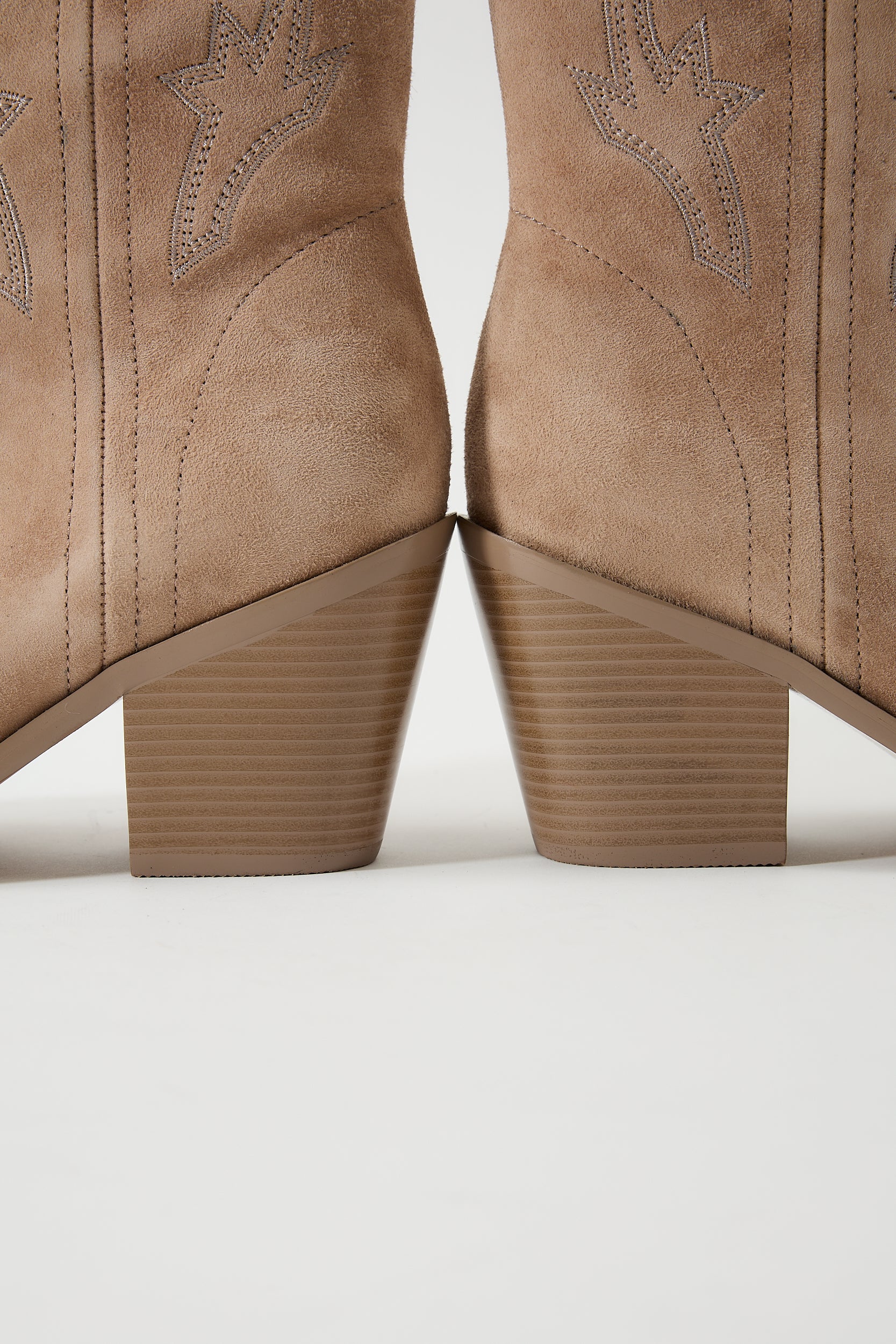 Jocasta Milk - Image 4