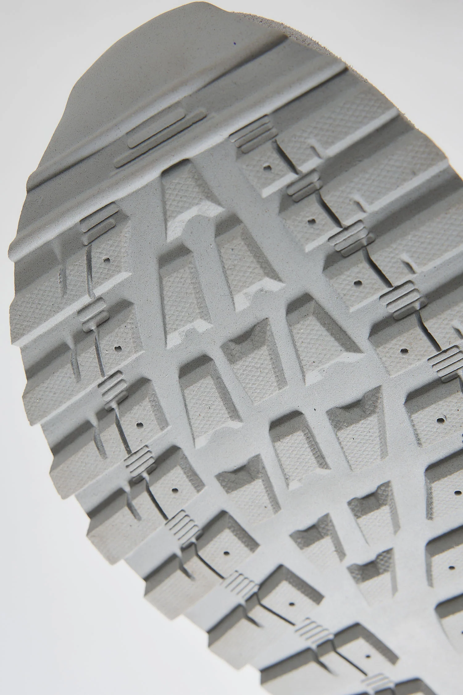 Katla Grey - Image 13