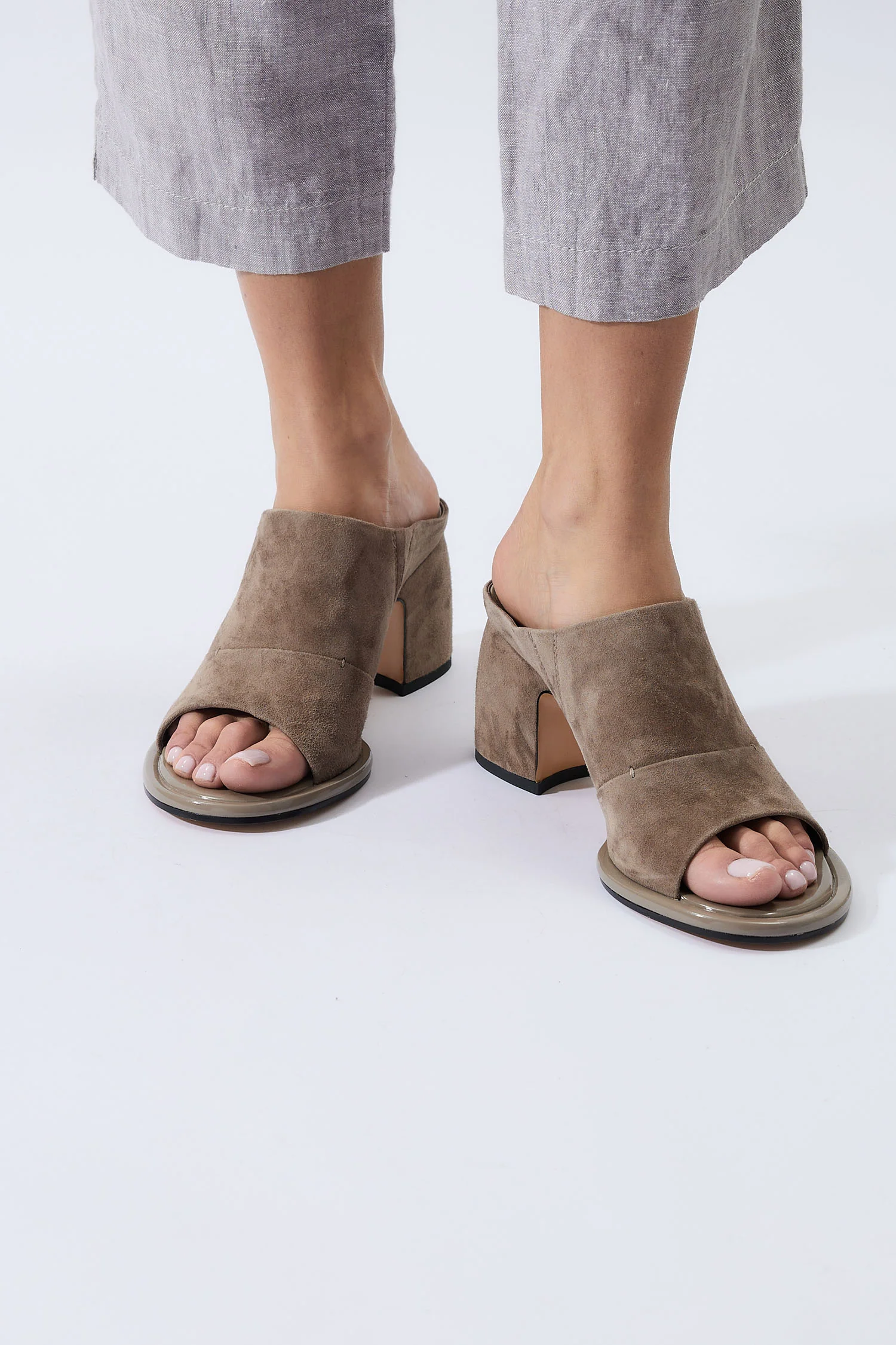 Kelly Beige Suede - Image 12