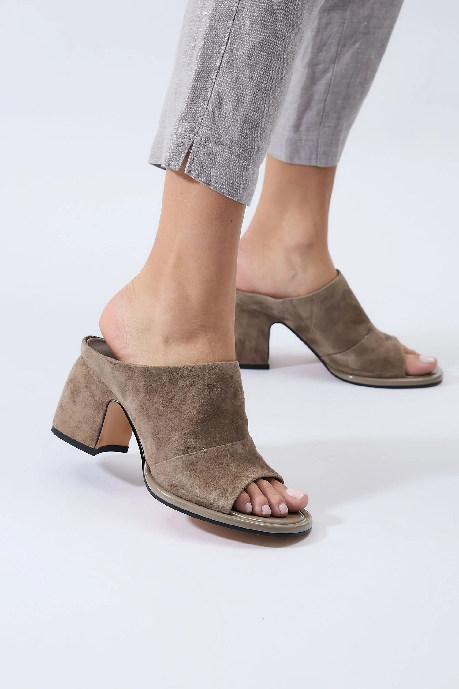 Kelly Beige Suede - Image 9