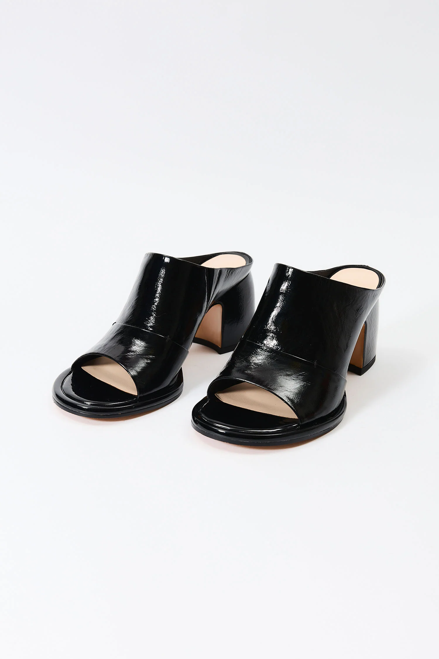 Kelly Black - Image 3