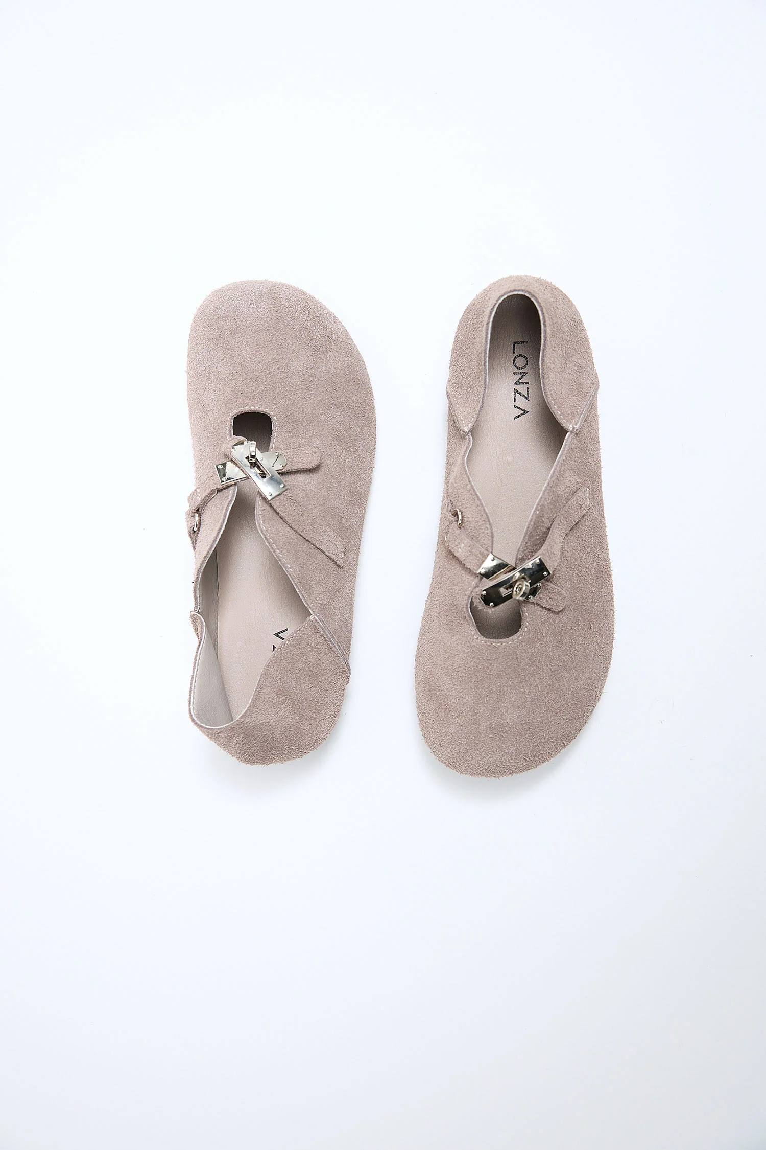 Larin Grey - Image 6