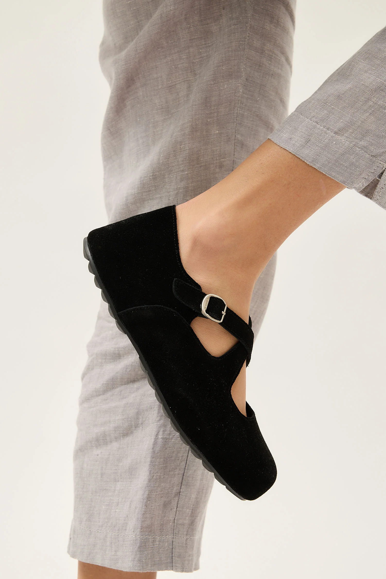 Laurel Black - Image 12