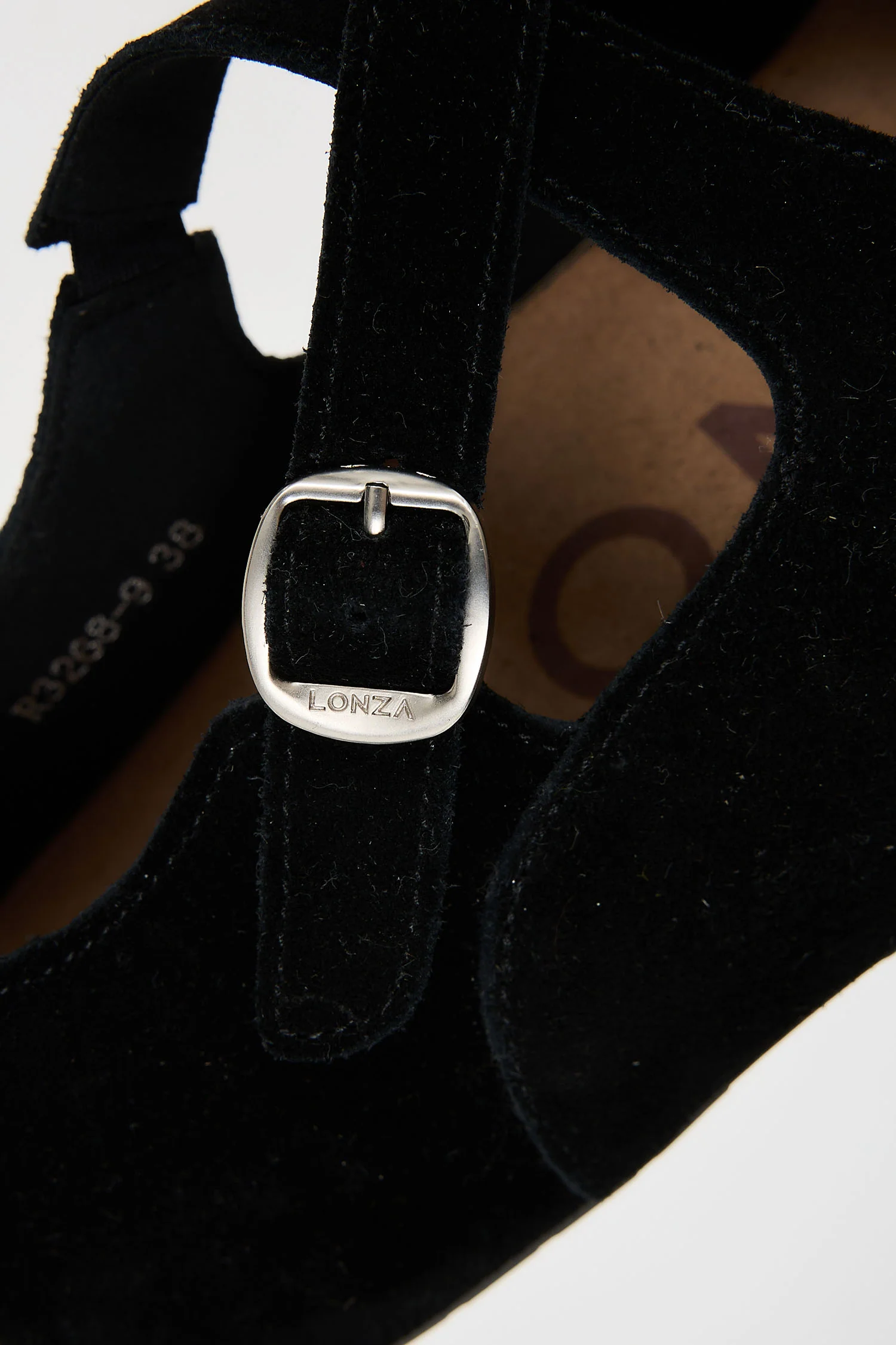 Laurel Black - Image 6