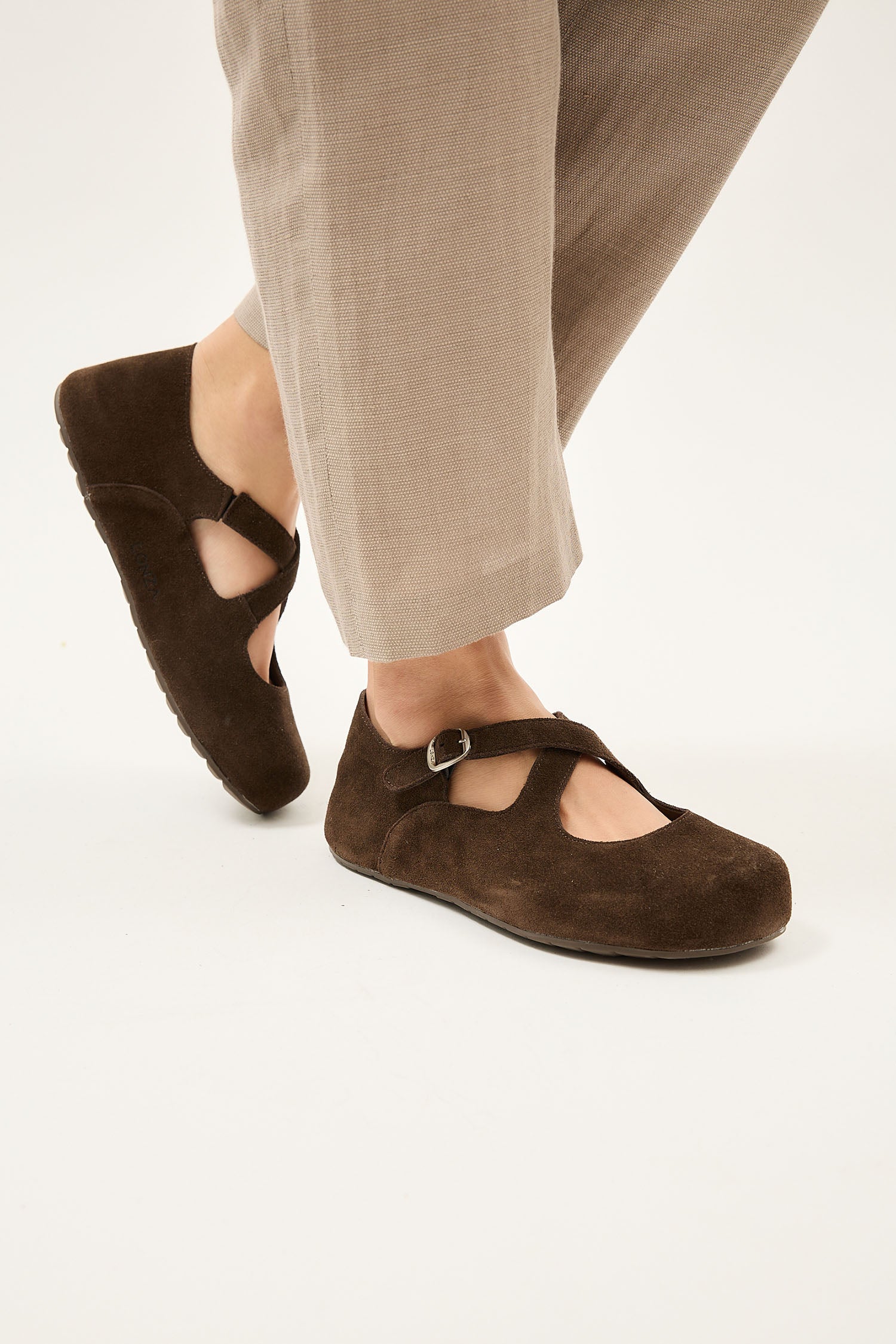 Laurel Brown - Image 12