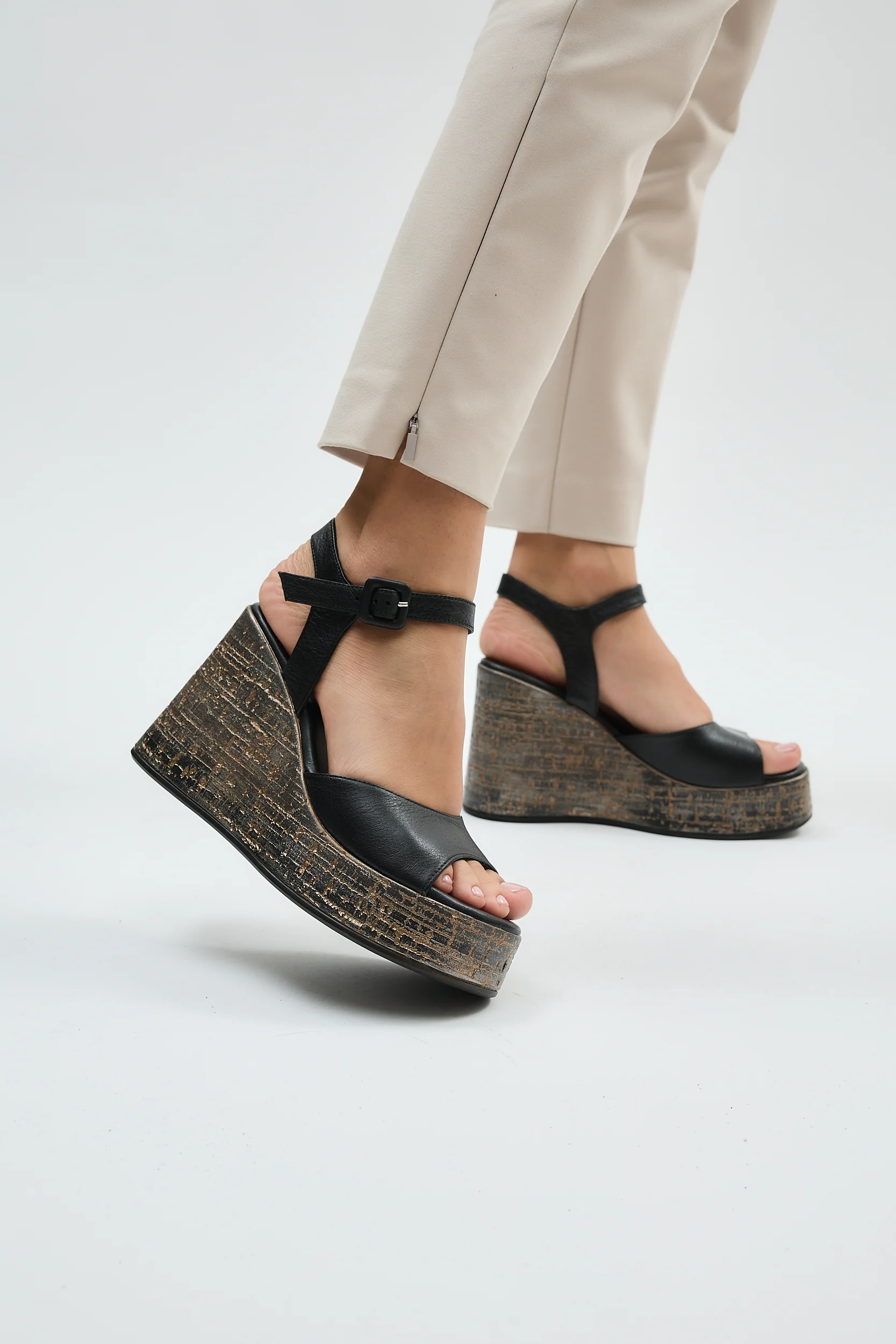 Lenore Black - Image 12