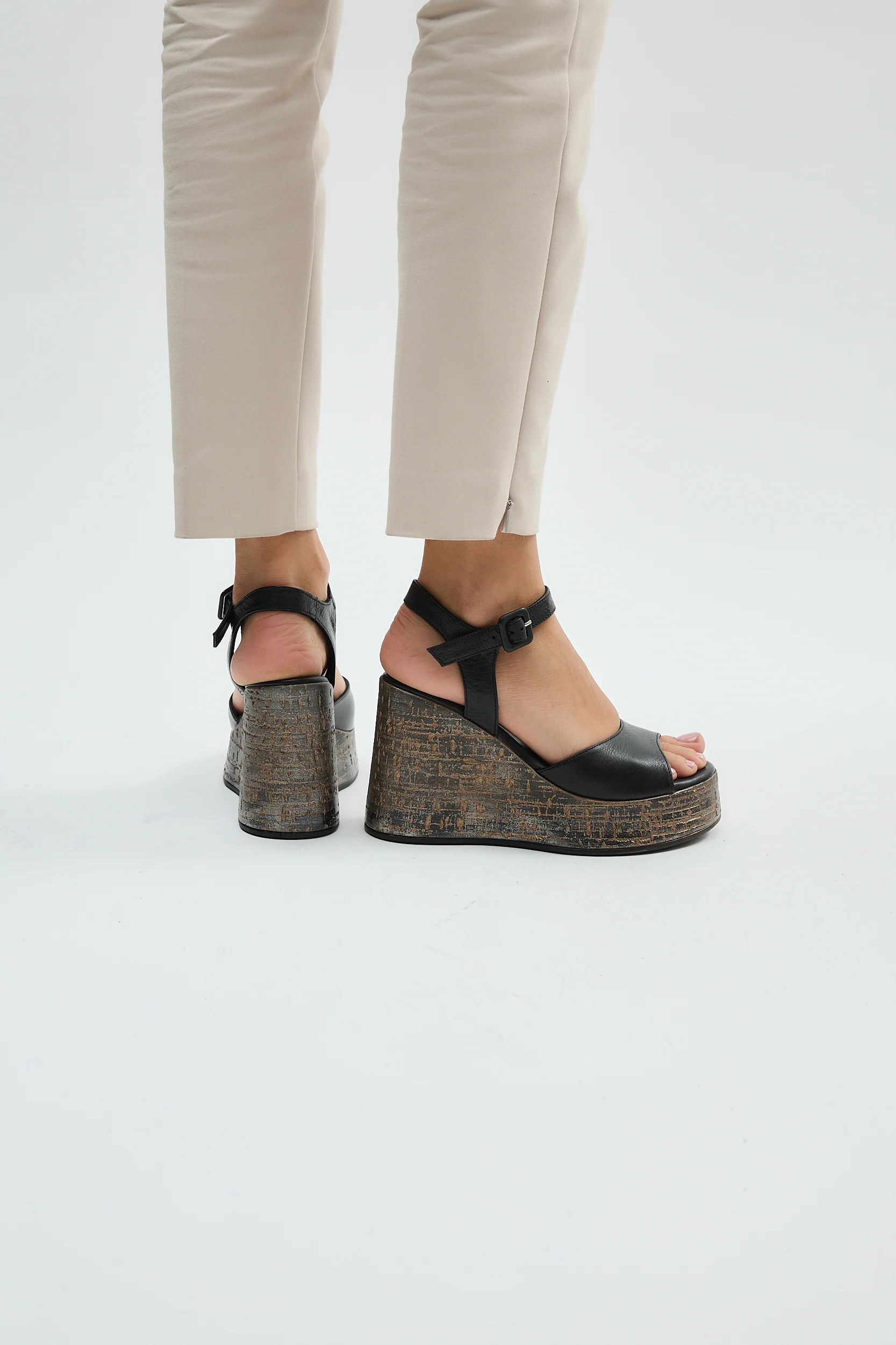 Lenore Black - Image 14