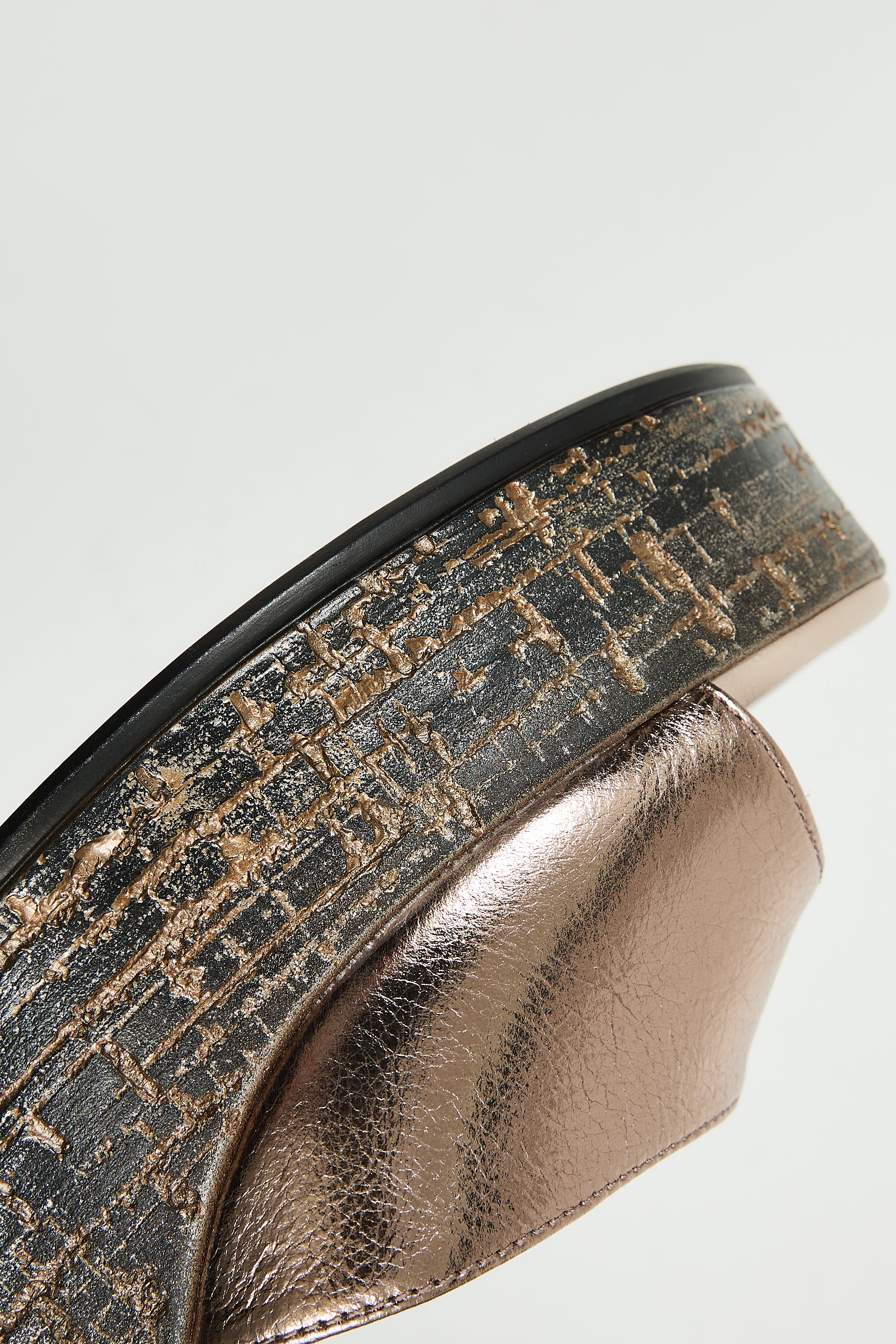 Lenore Bronze - Image 6