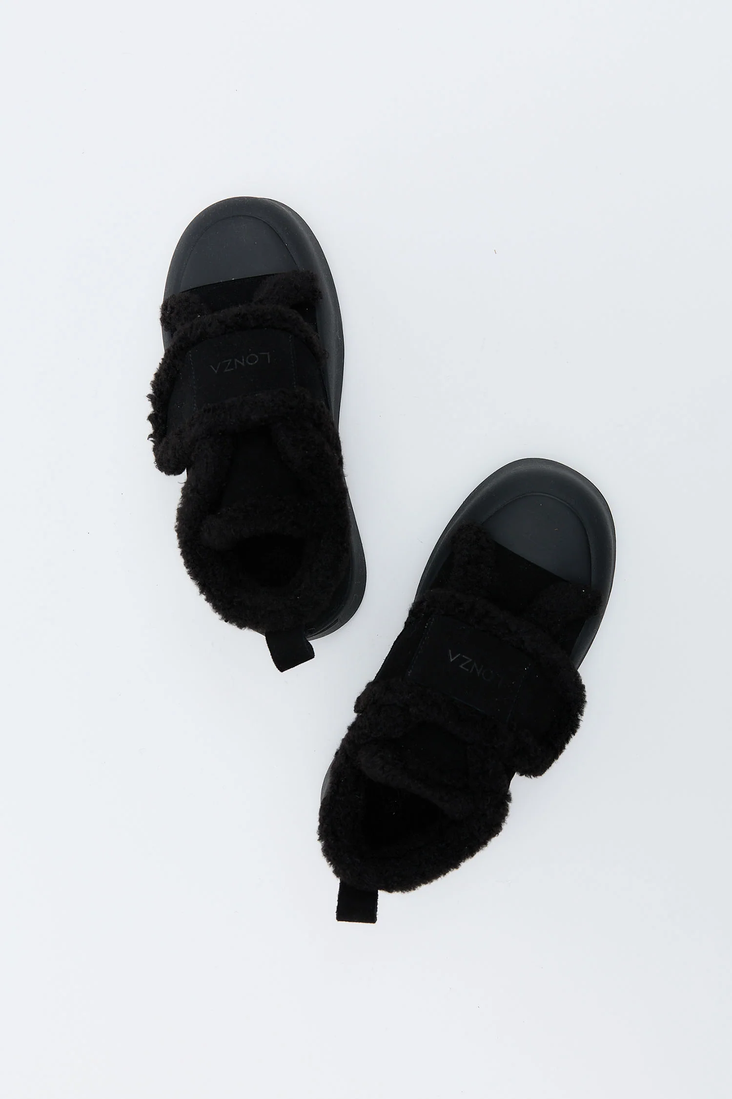 Leona Black - Image 4